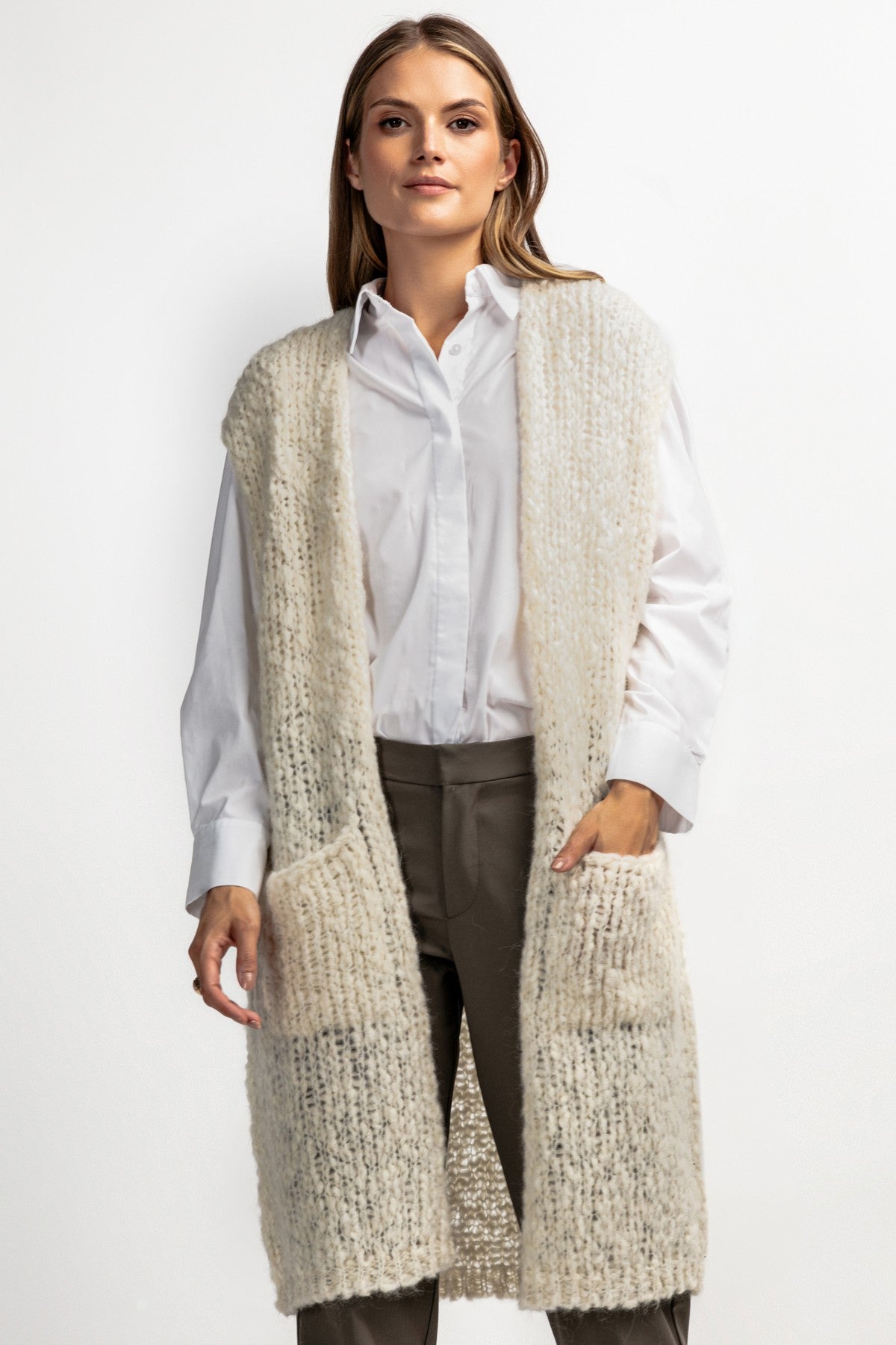 Kamizelka z niefarbowanej wełny alpaki z kieszeniami szary Ecru