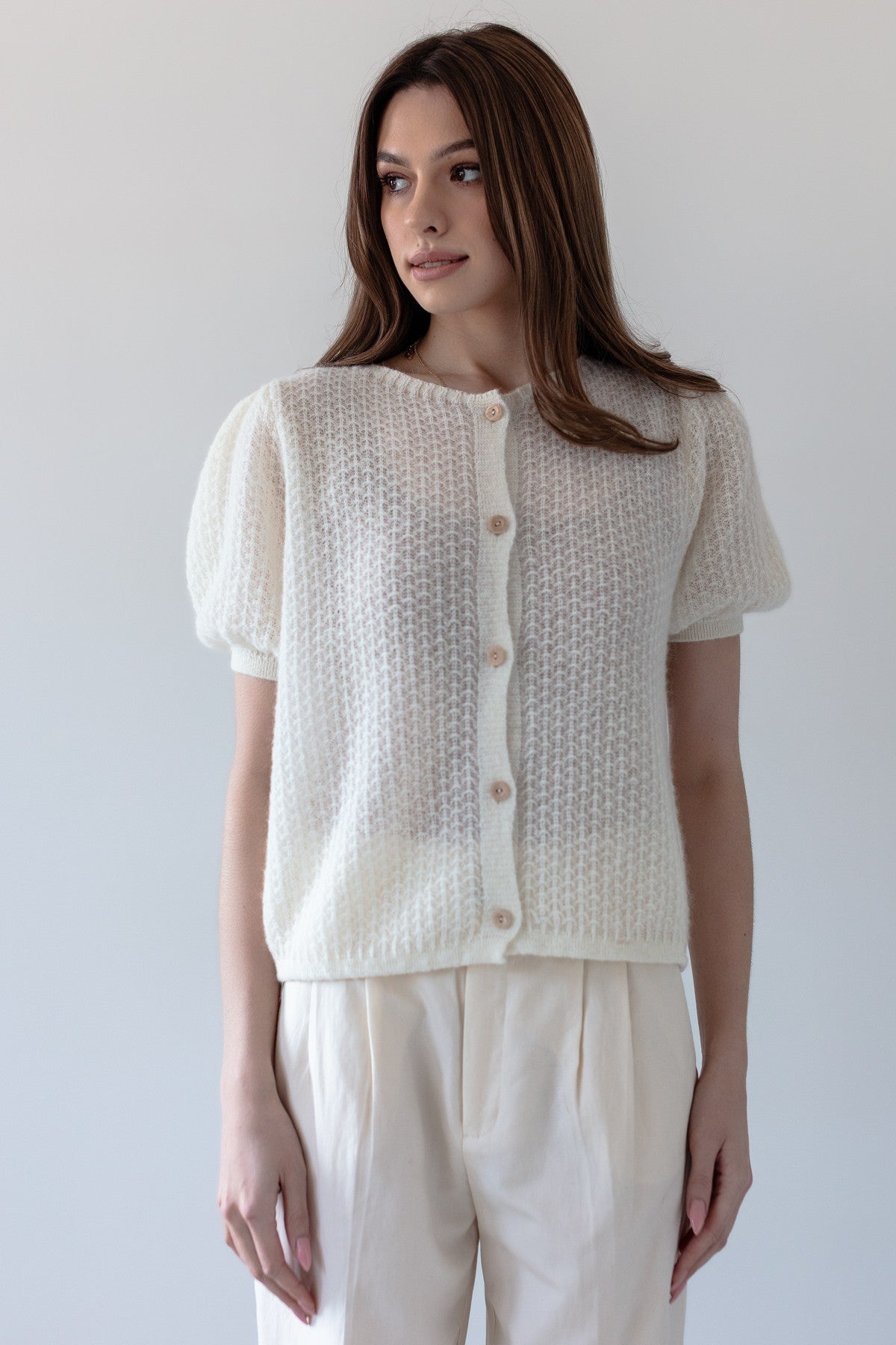 Zapinany sweter z wełny baby alpaka i wełny virgin różowy Ecru