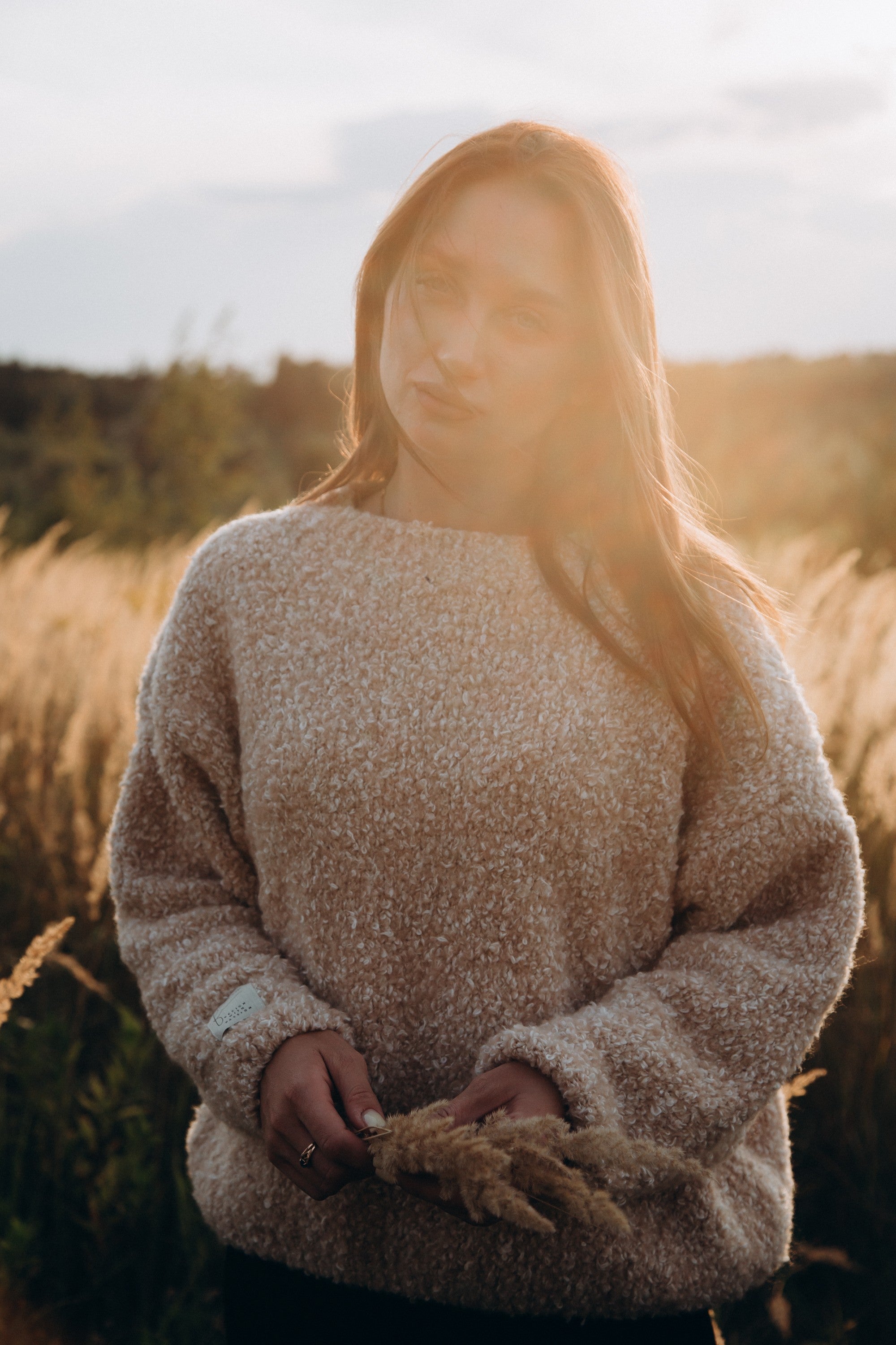 Sweter z wełny merynos bucle Nature Loop beżowy