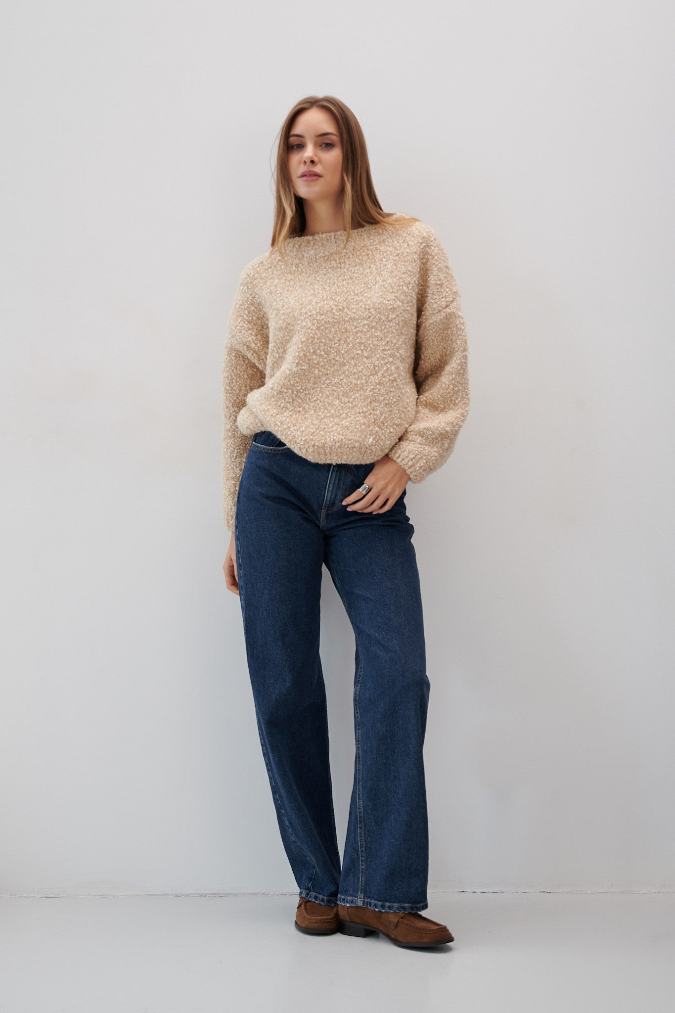 Sweter z wełny merynos bucle Nature Loop beżowy