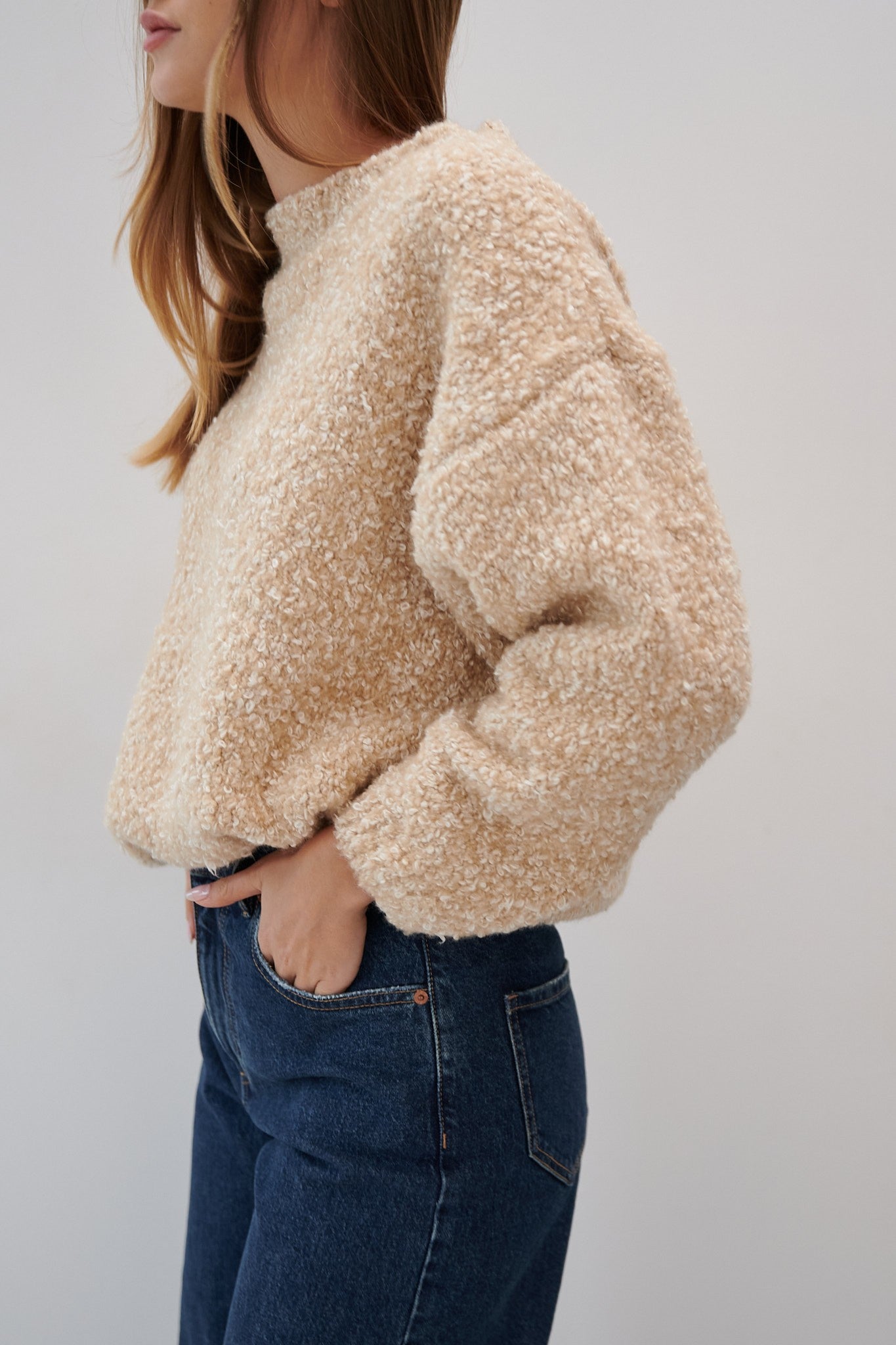 Sweter z wełny merynos bucle Nature Loop beżowy