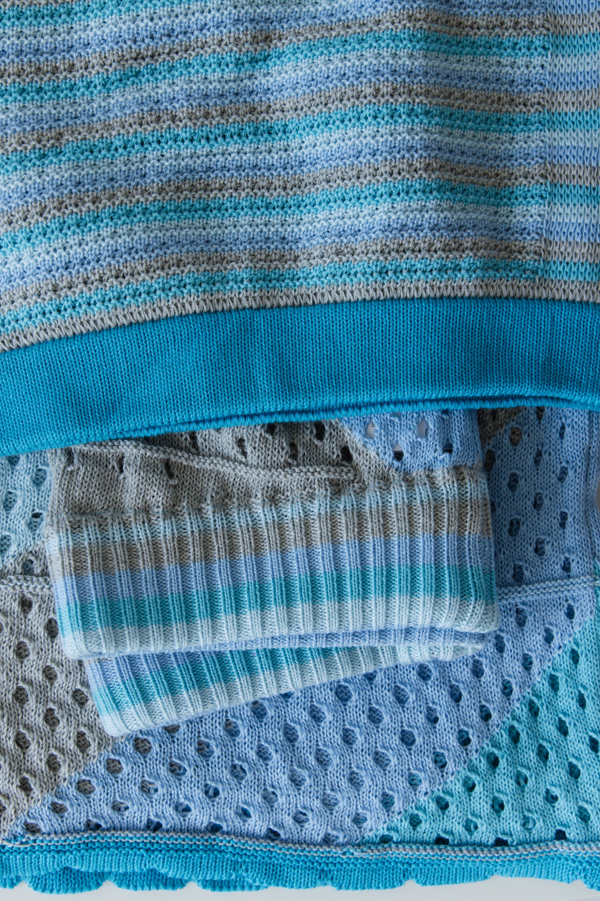 Cotton openwork set of pants and a blue top