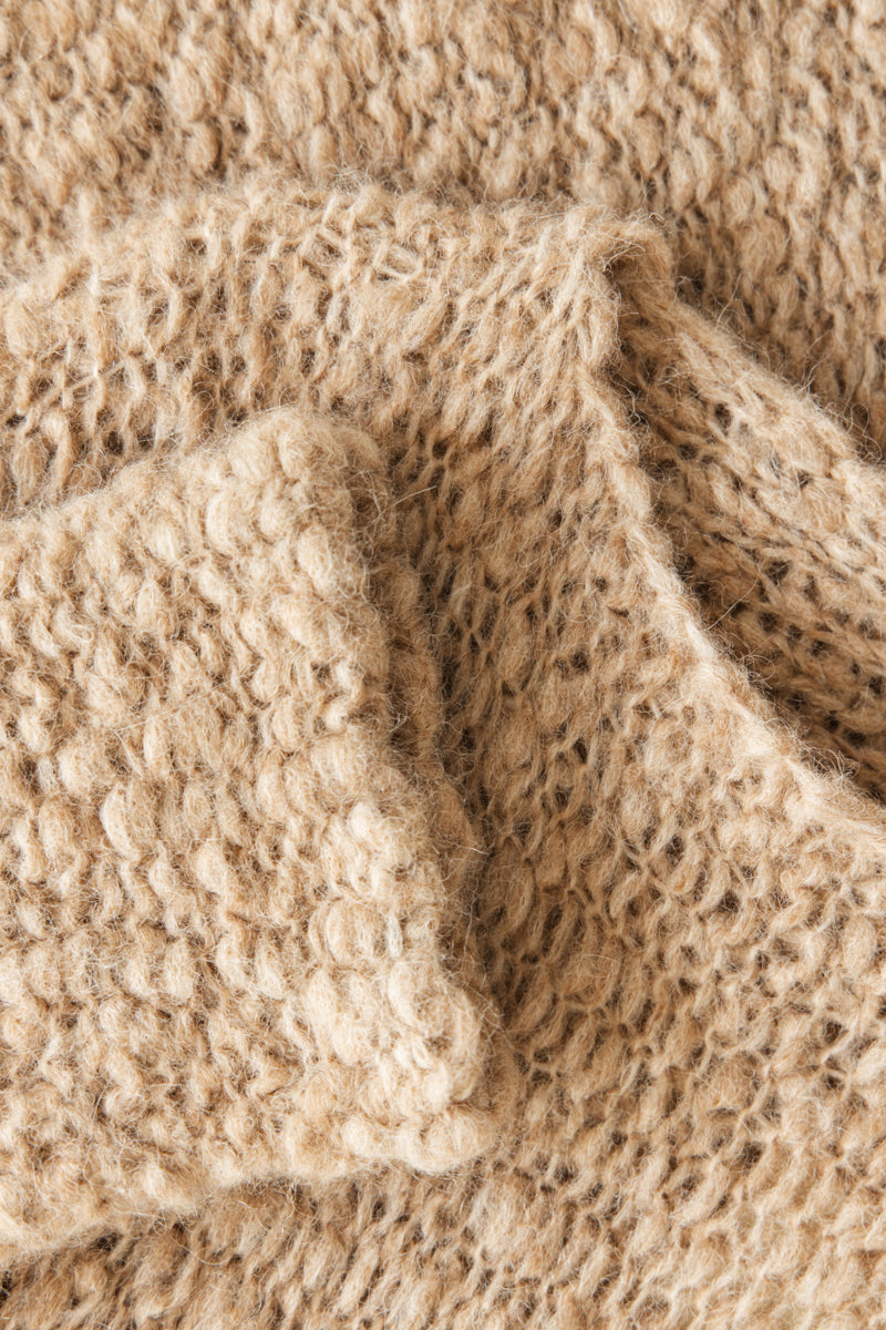 Seamless oversized premium sweater made of undyed mocha alpaca wool