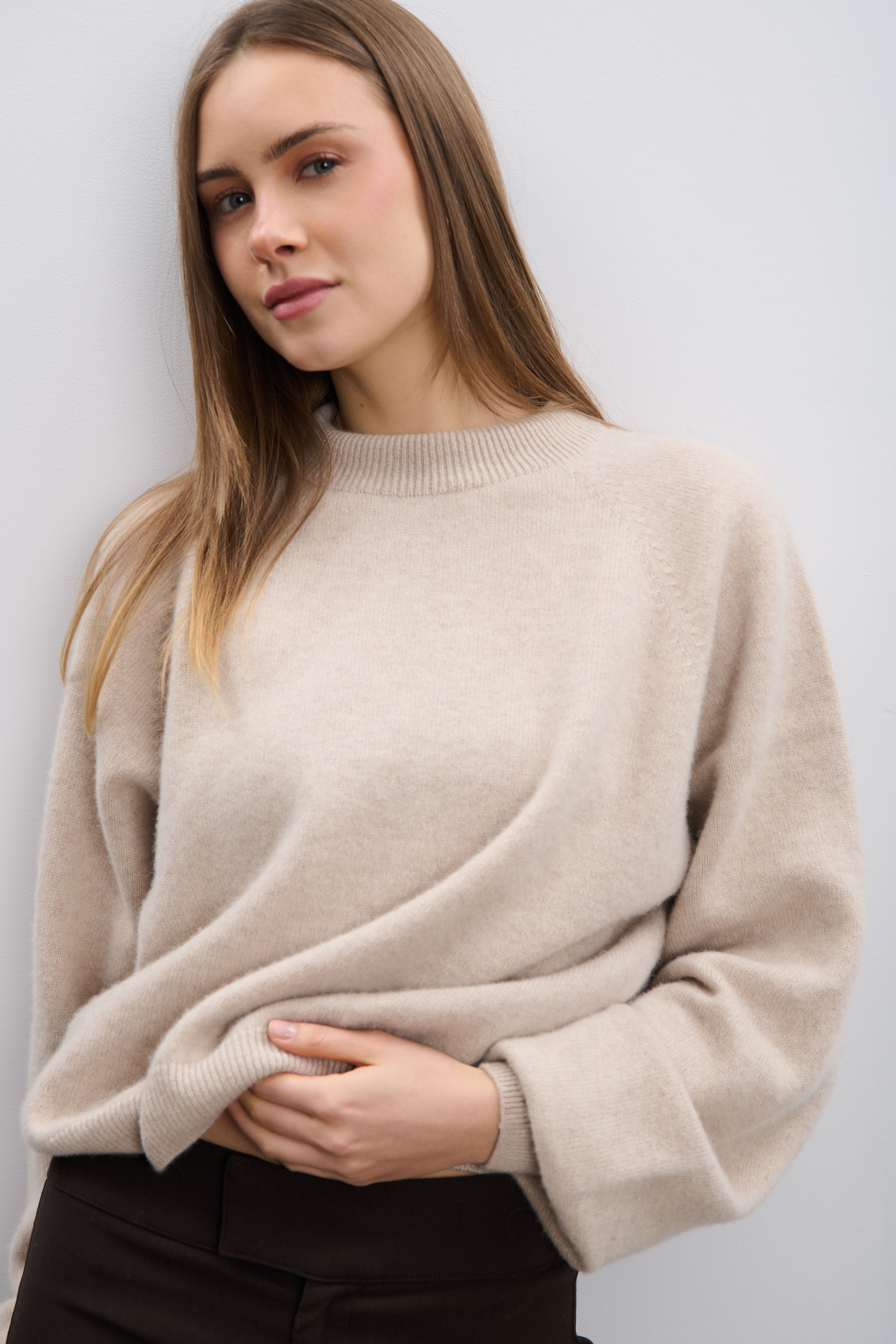 Cashmere Velvet Air Beige Cashmere Sweater