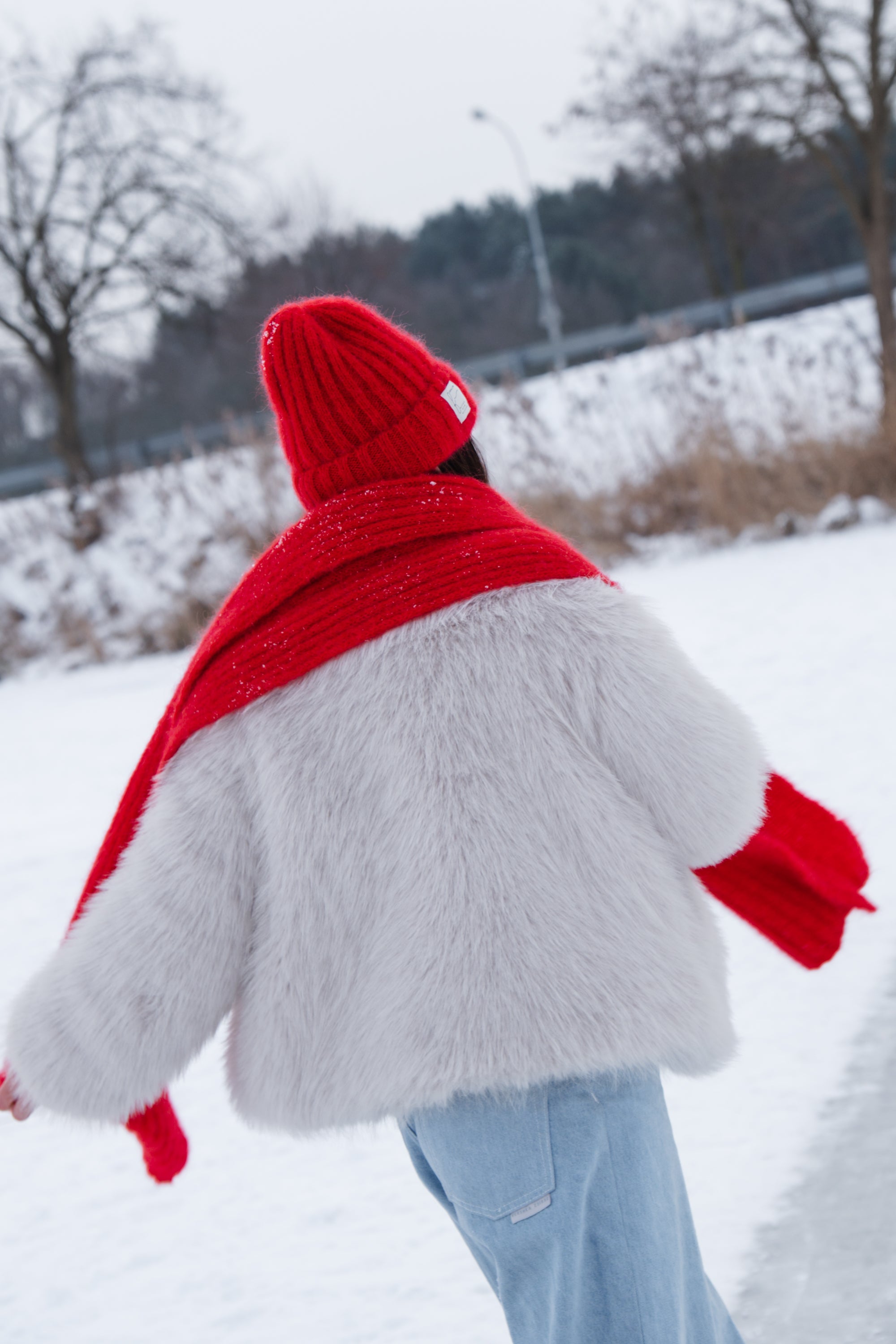 Szal z wełny alpaki Snow Kiss czerwony