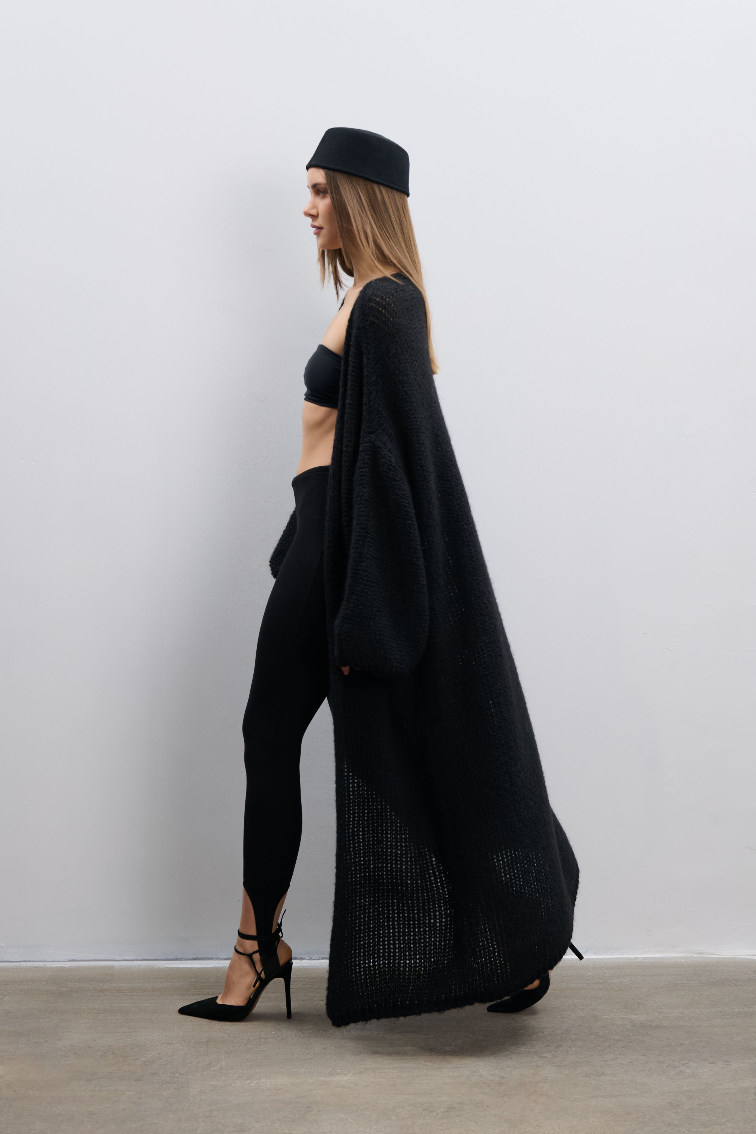 Długi kardigan Cloud Embrace czarny