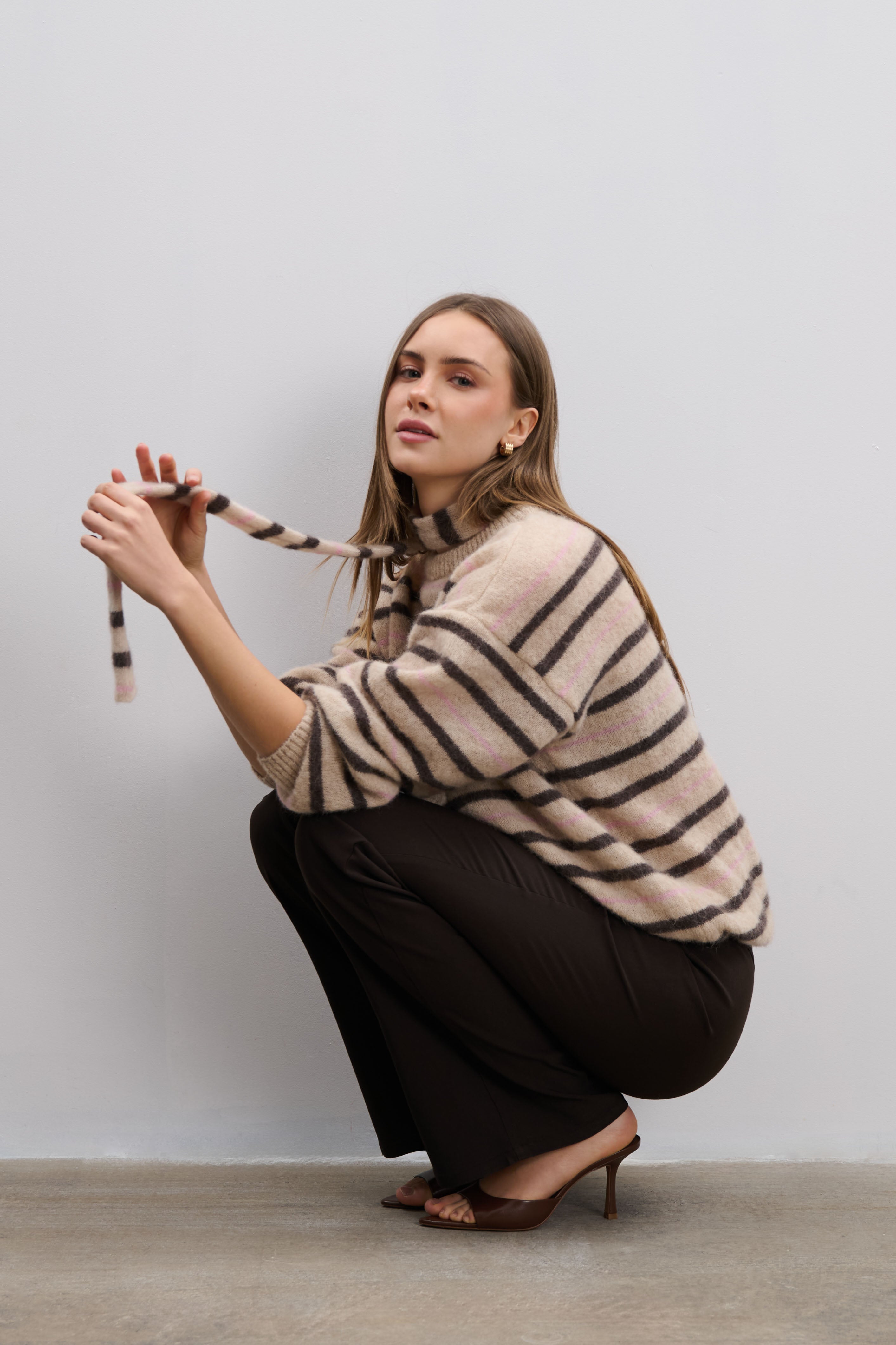 Lekki Sweter z wełny alpaki Gentle Lines beżowy