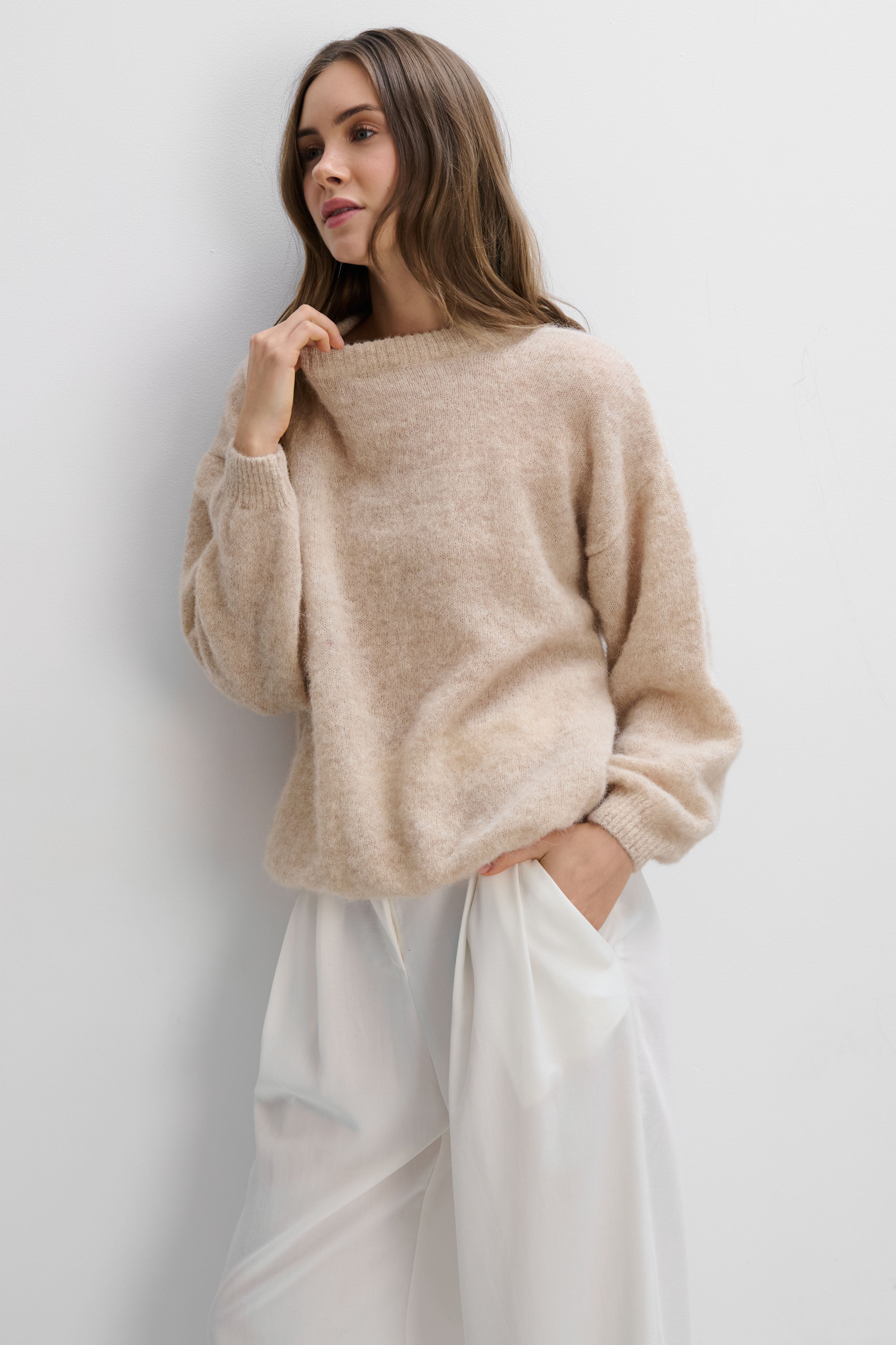 Lekki sweter z wełny alpaki Aura beżowy