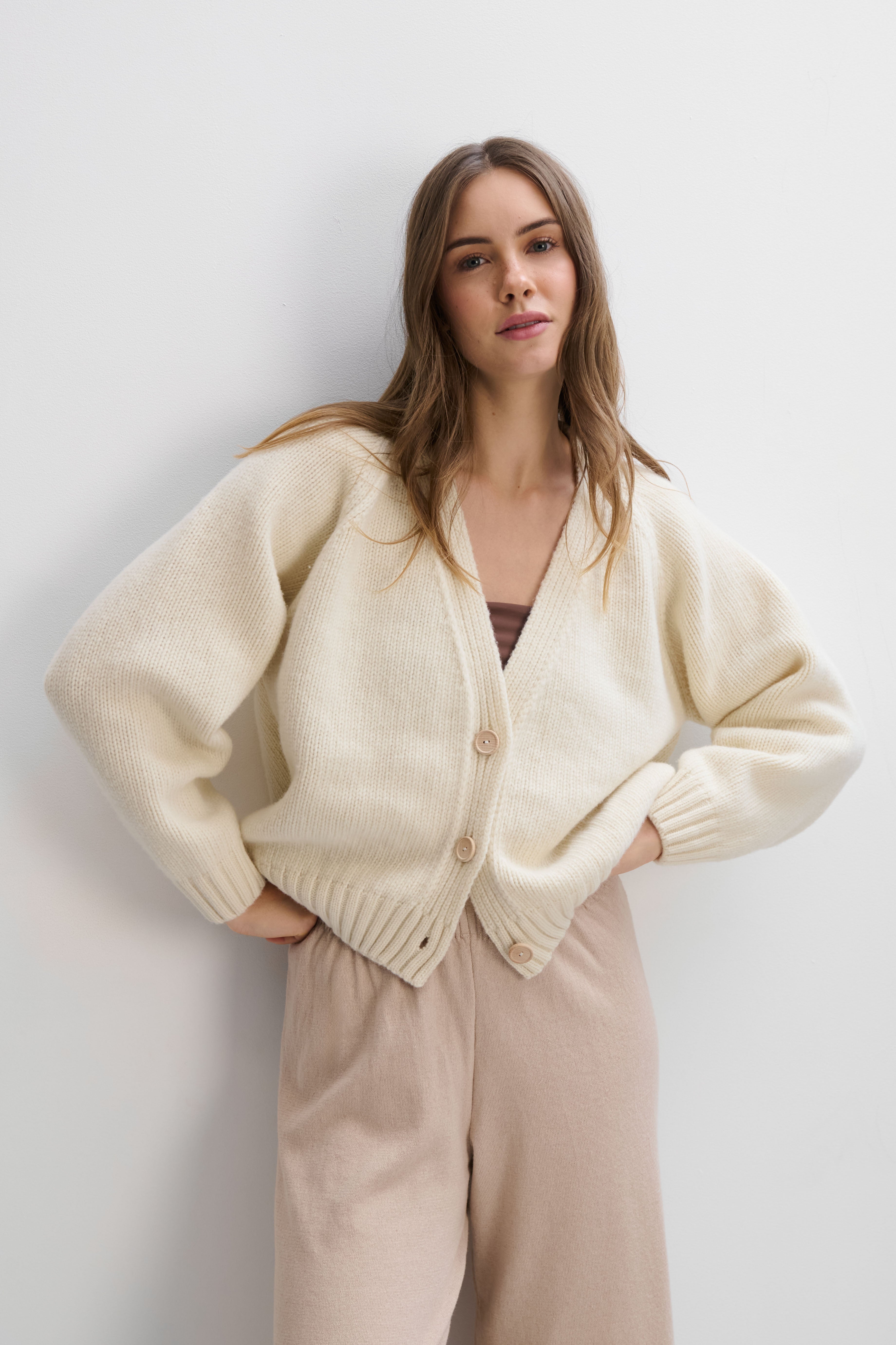 Kardigan z kaszmiru i wełny merynos Velvet Core ecru