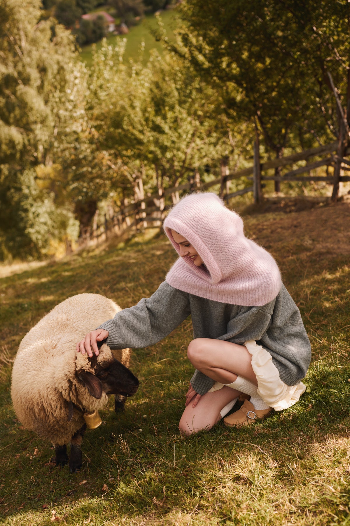Balaclava z kid moheru Névia candy pink