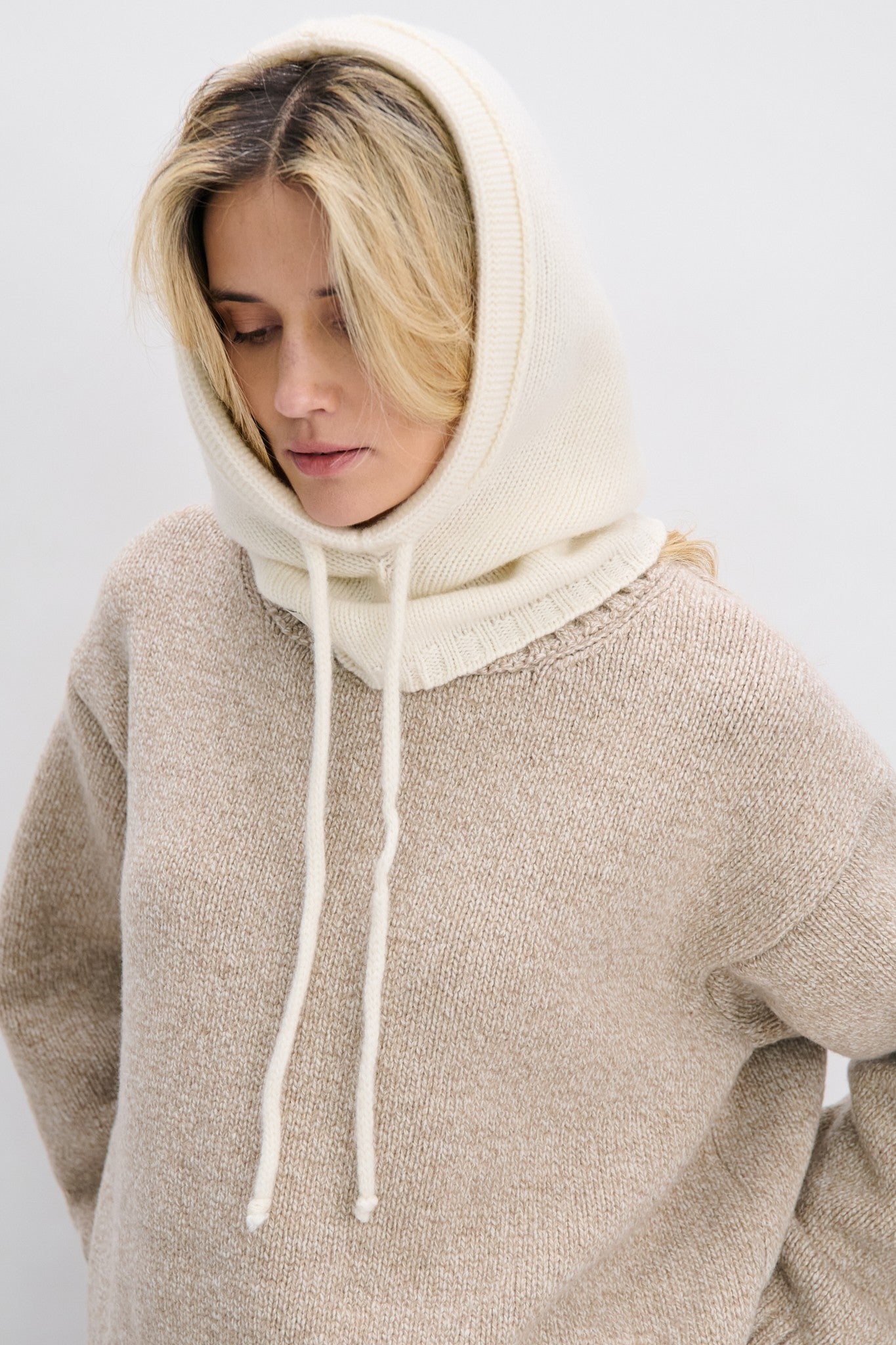 Balaclava z kaszmiru ecru - 1