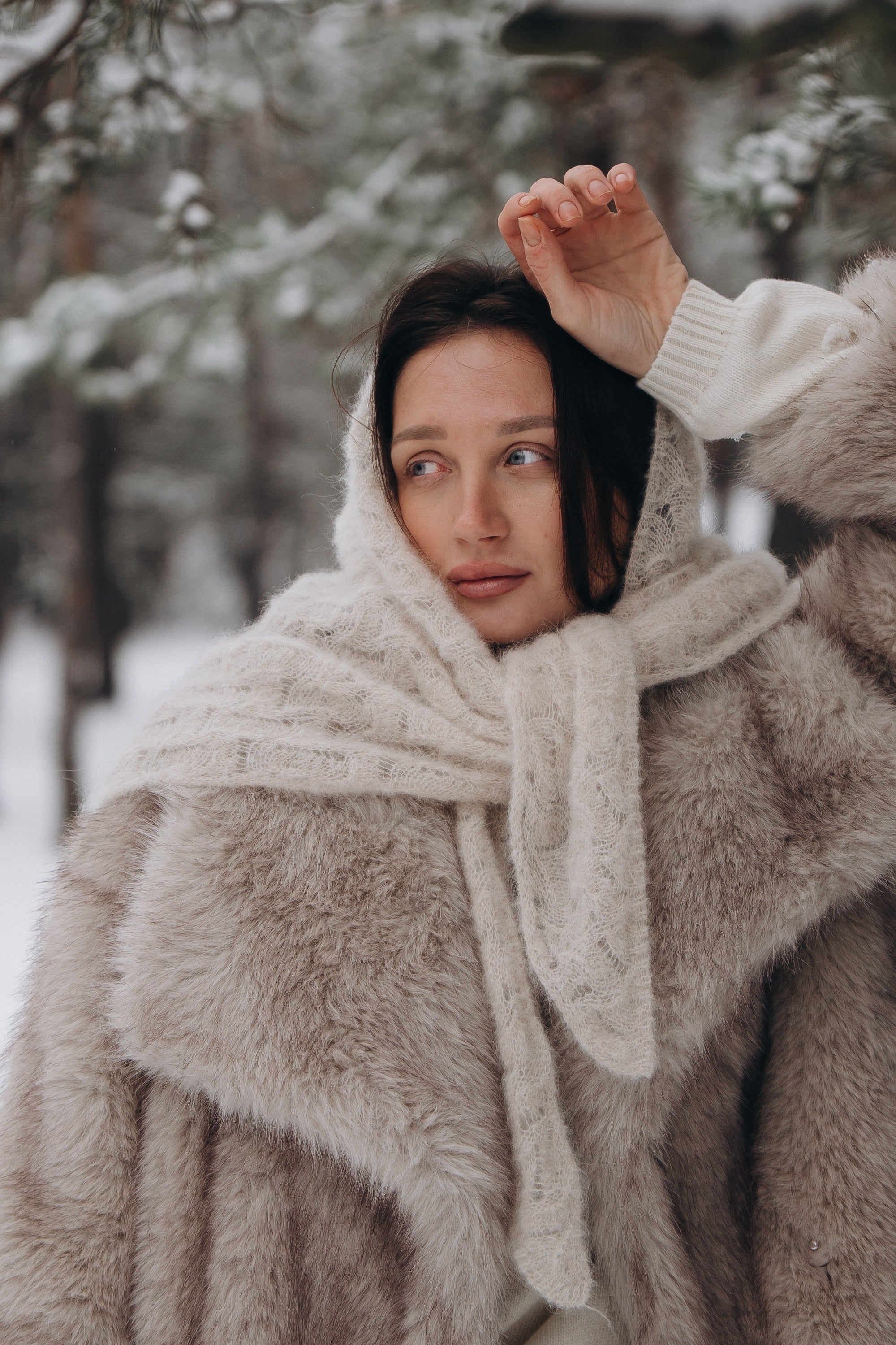 Chusta ażurowa z wełny alpaki Cloudloom Shawl beżowy - 1