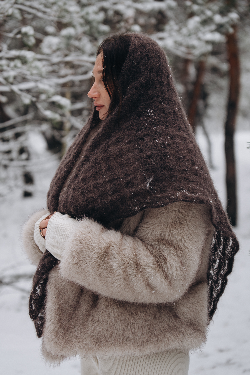 Chusta ażurowa z wełny alpaki Cloudloom Shawl brązowy - 13