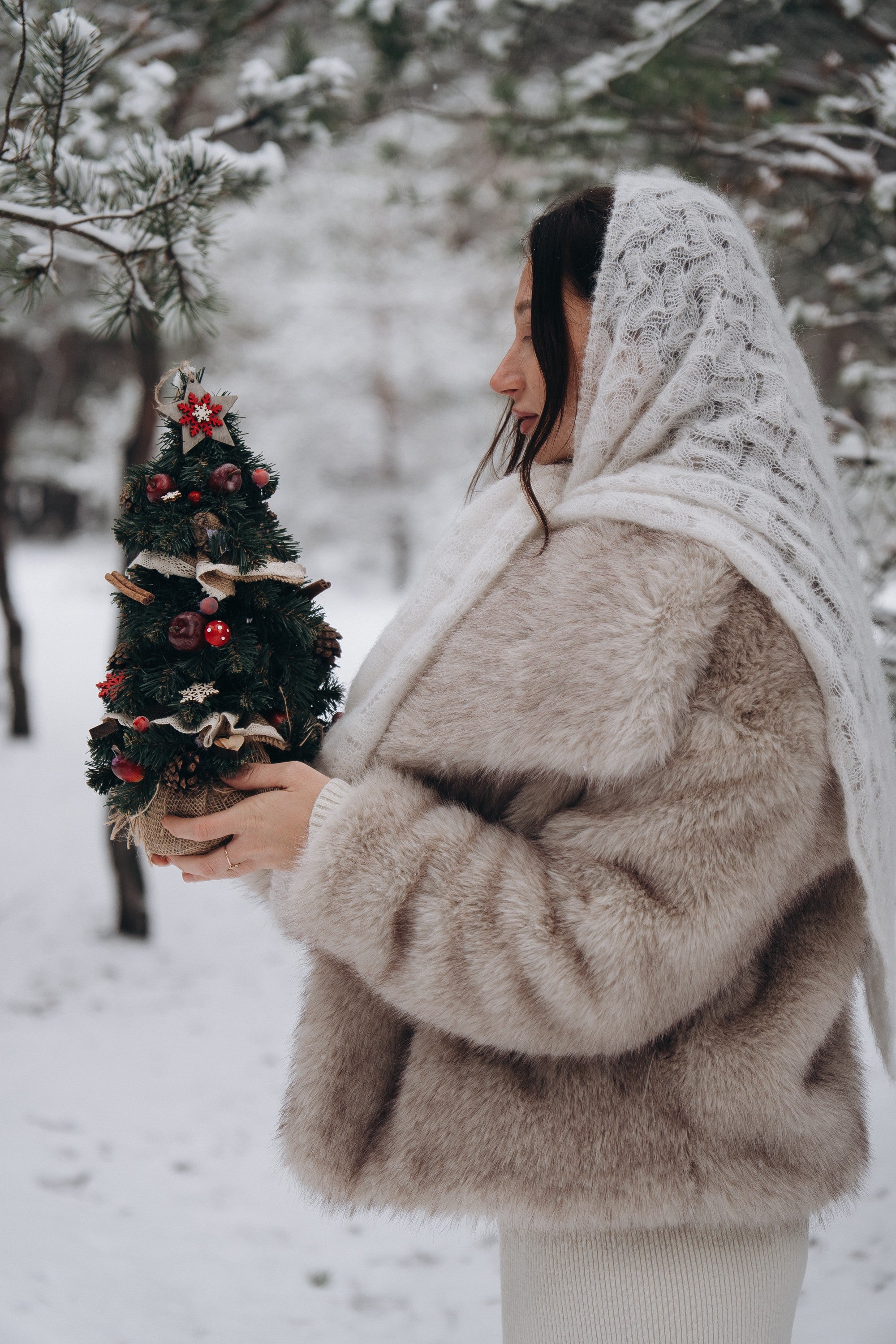 Chusta ażurowa z wełny alpaki Cloudloom Shawl ecru - 5