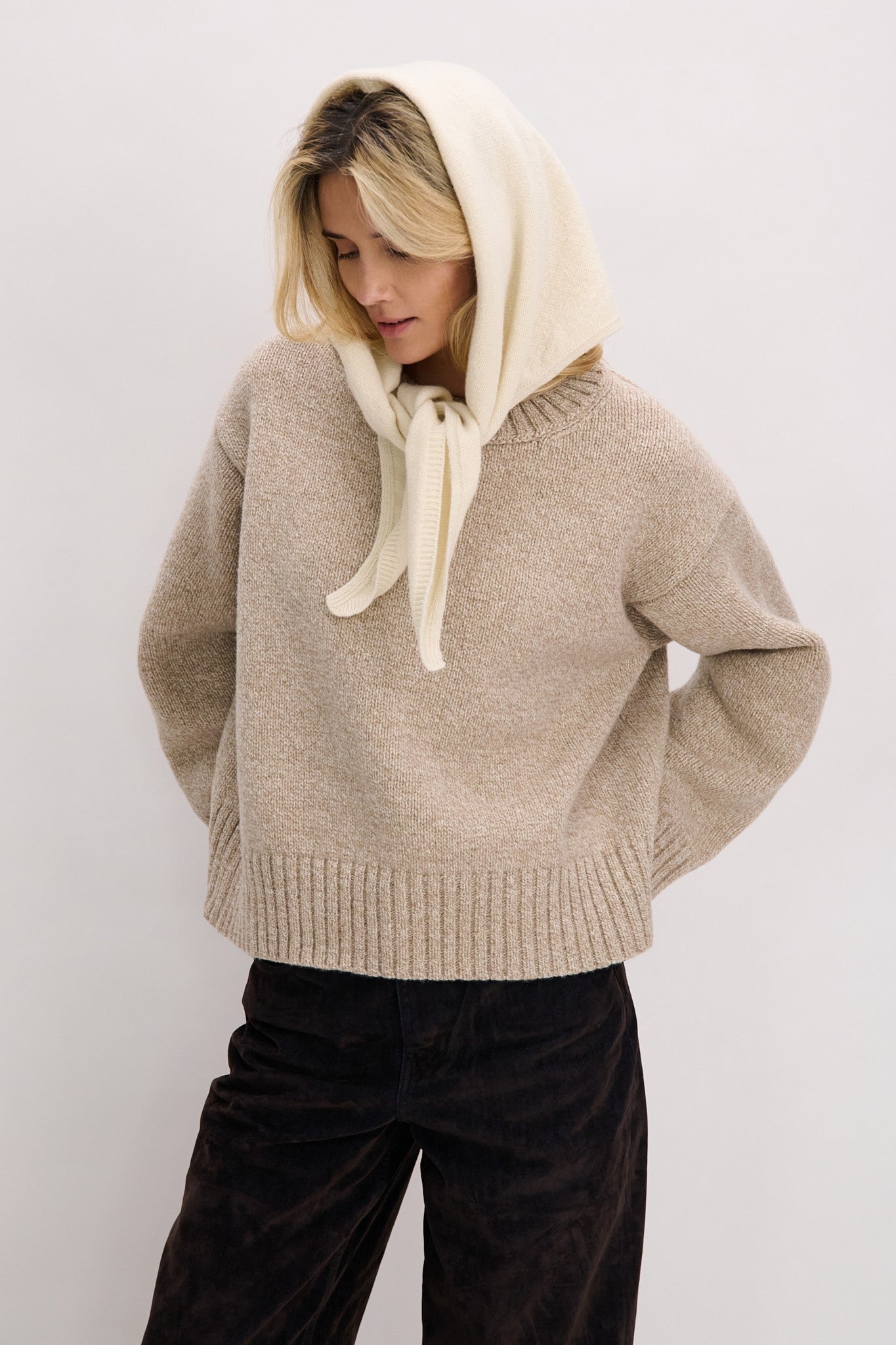 Chusta z wełny merynos Nordic Calm ecru - 1