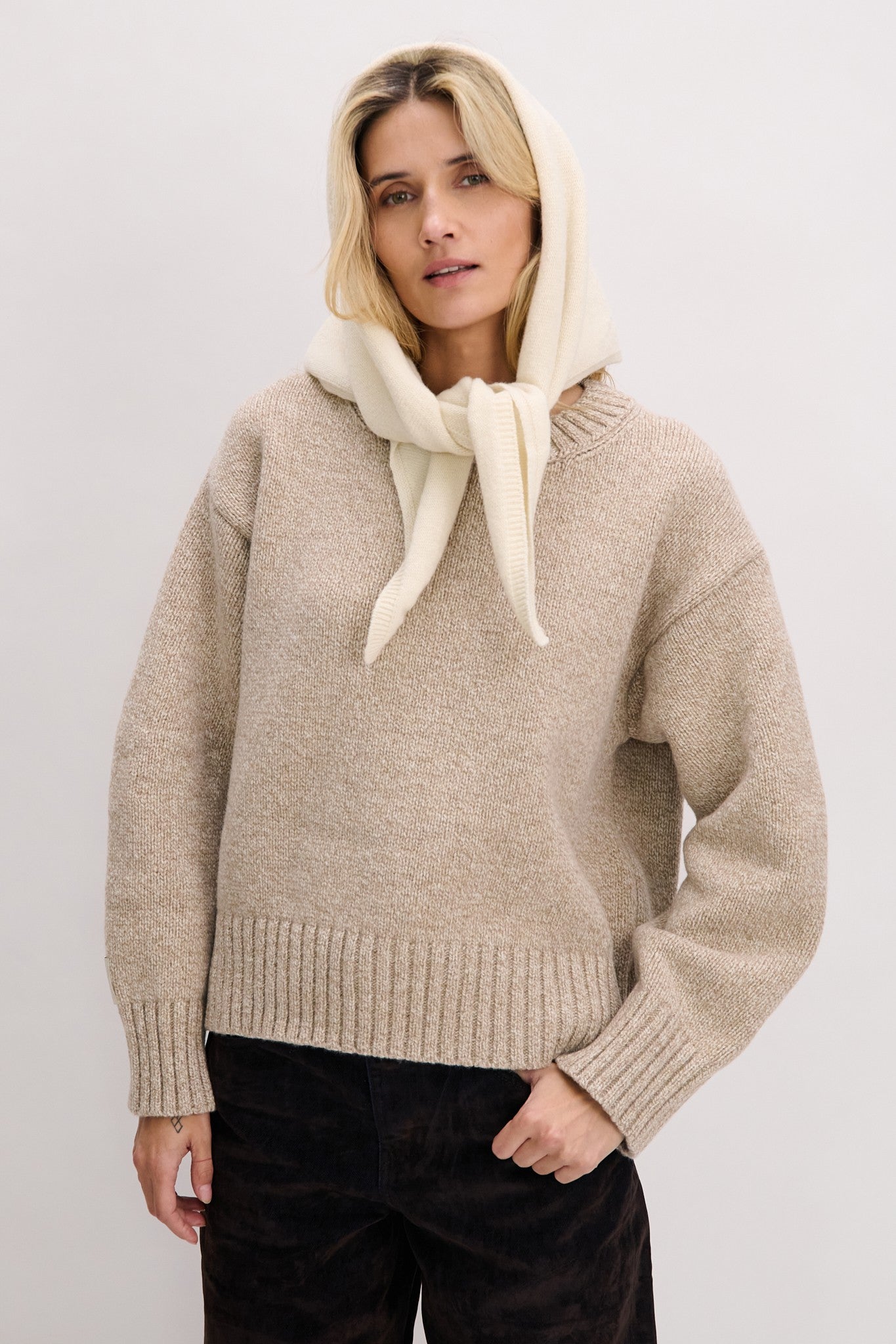 Chusta z wełny merynos Nordic Calm ecru - 3