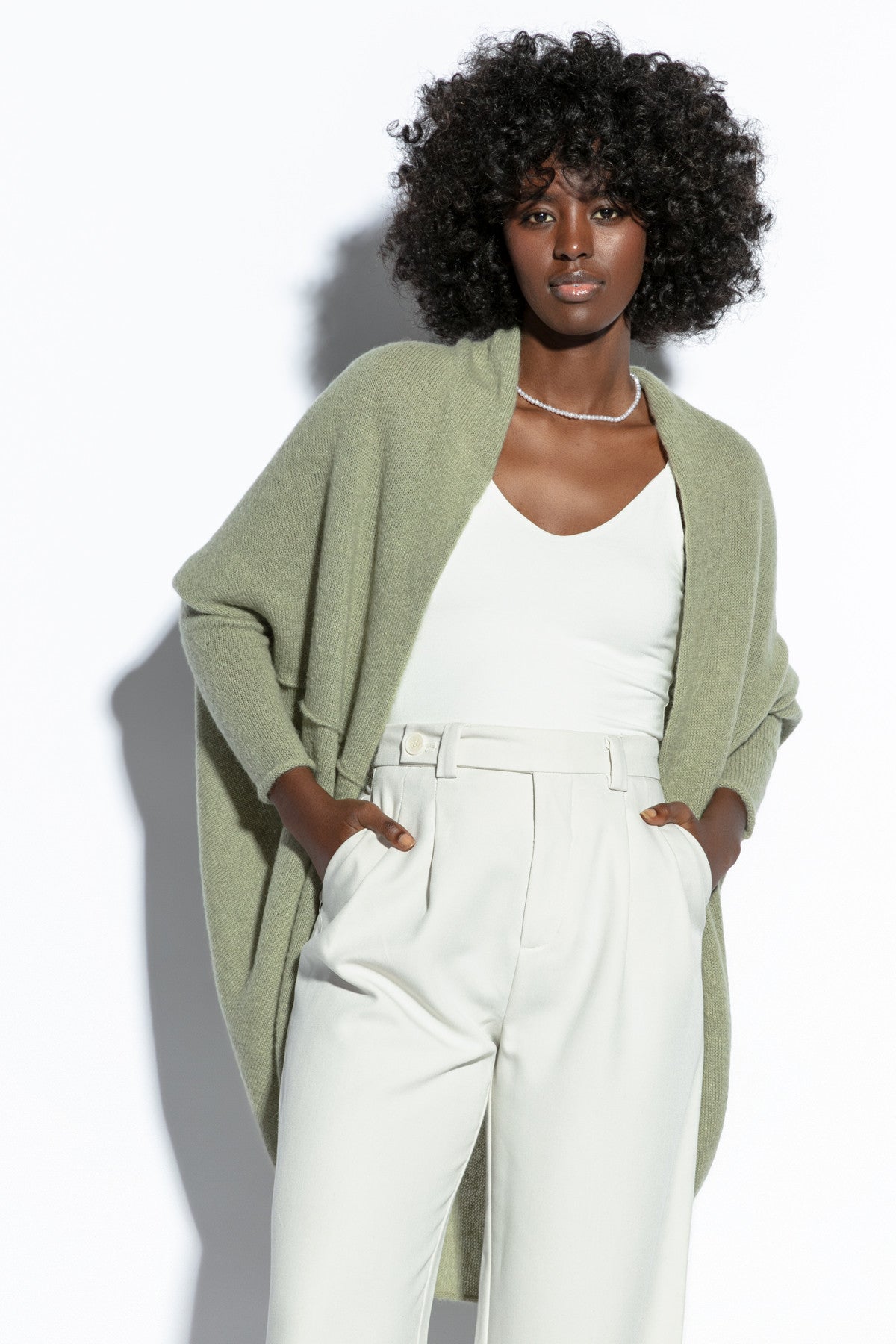 Delikatny, elegancki kardigan z jedwabiu pistacjowy - 4