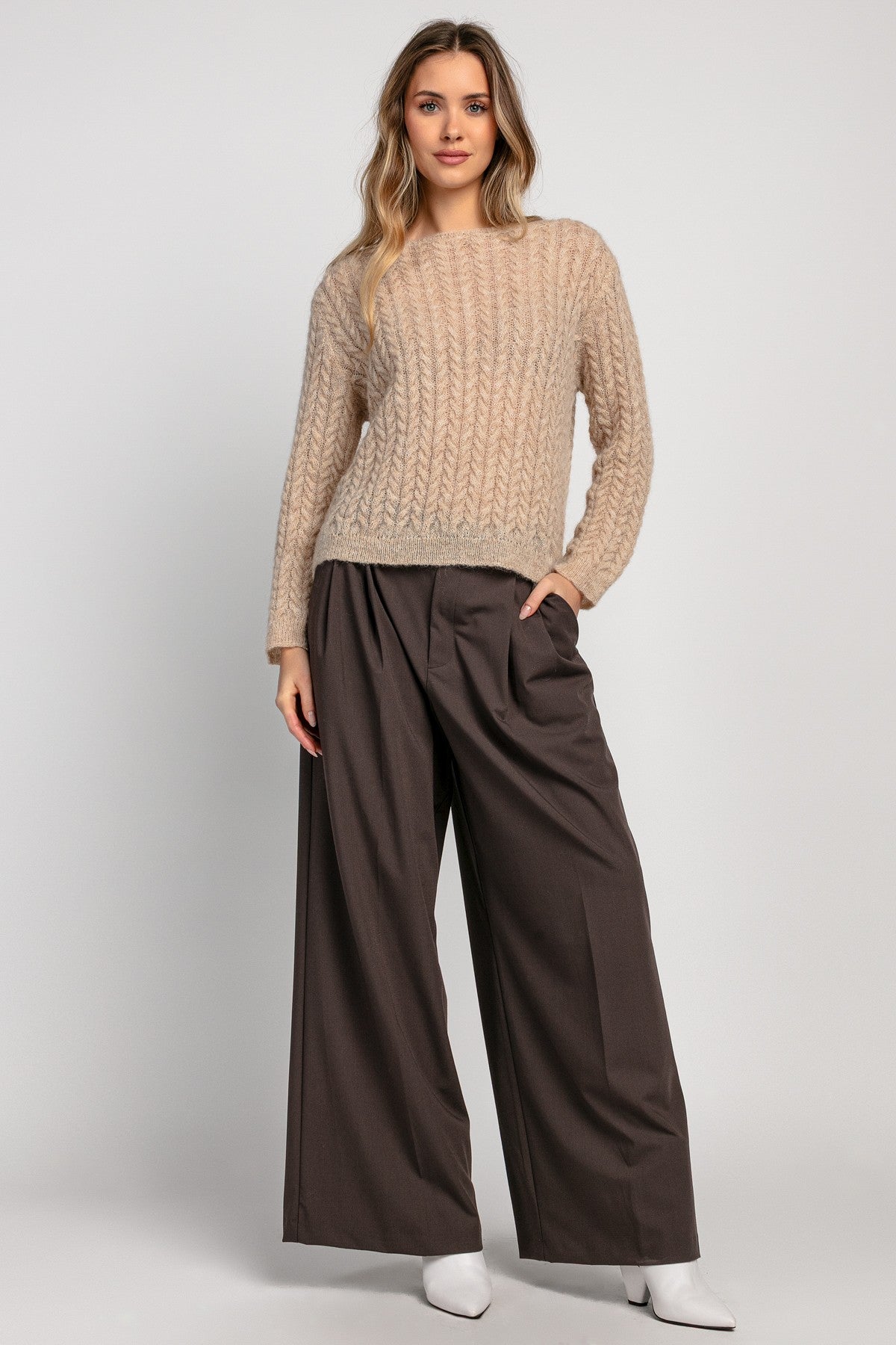 Delikatny sweter mgiełka z wełny alpaki beżowy - 1