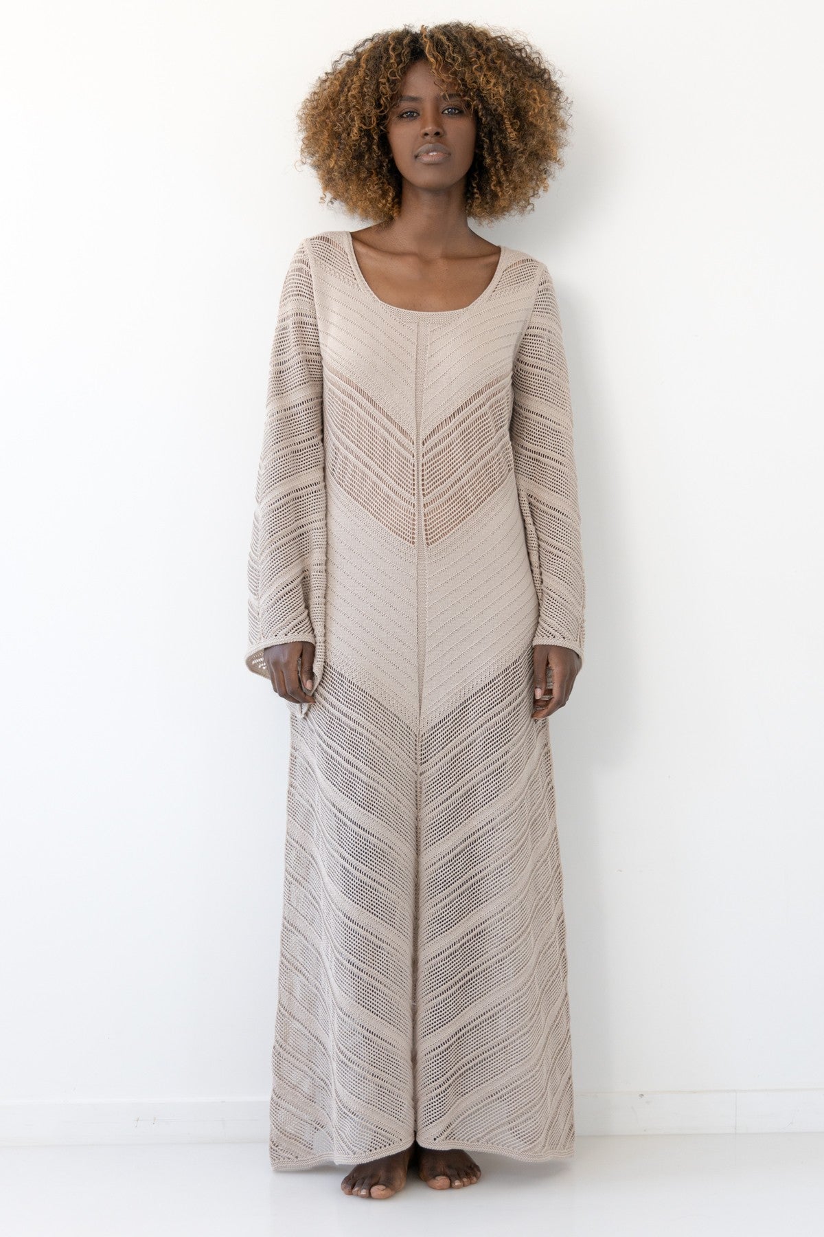 Długa ażurowa sukienka boho beżowy - 7