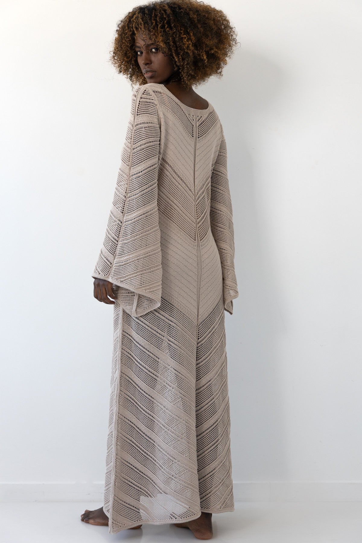 Długa ażurowa sukienka boho beżowy - 5