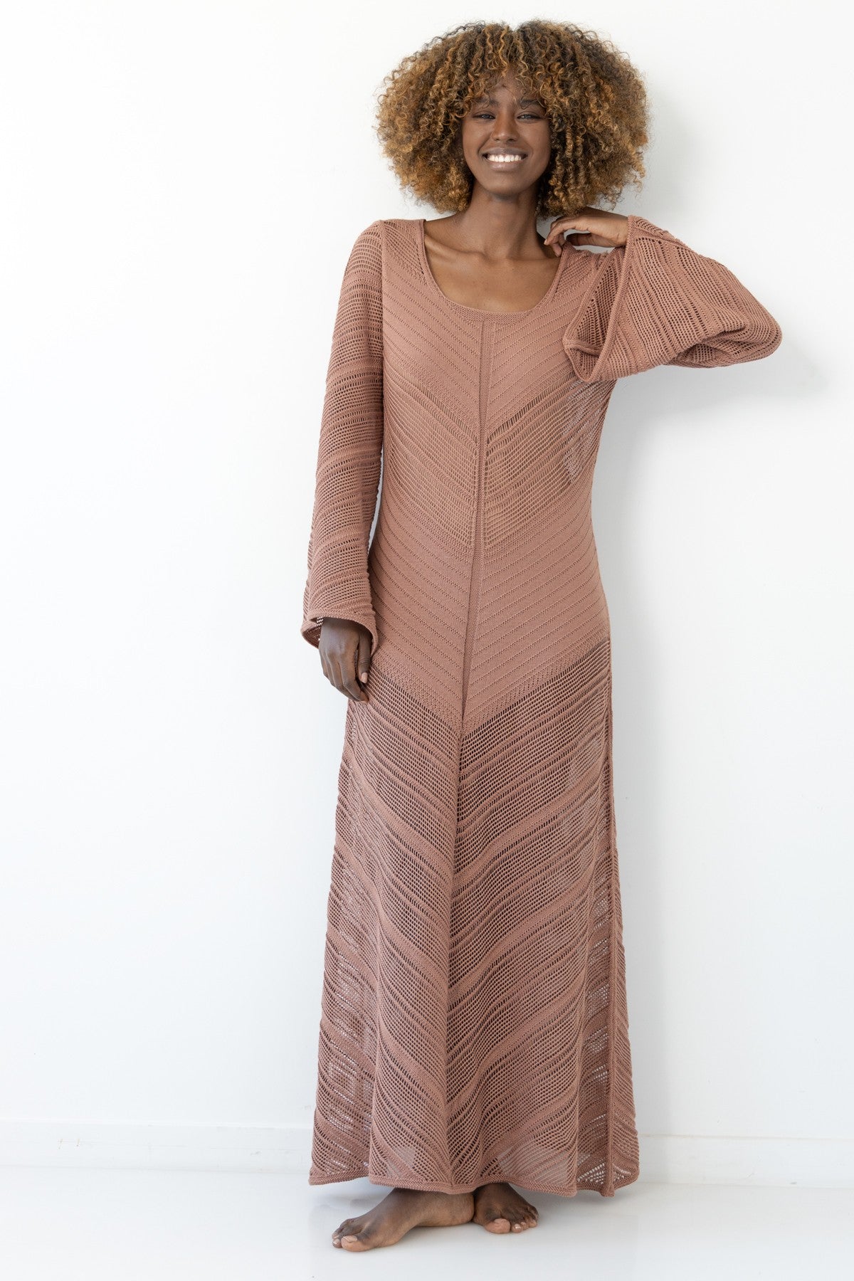 Długa ażurowa sukienka boho mocca - 5