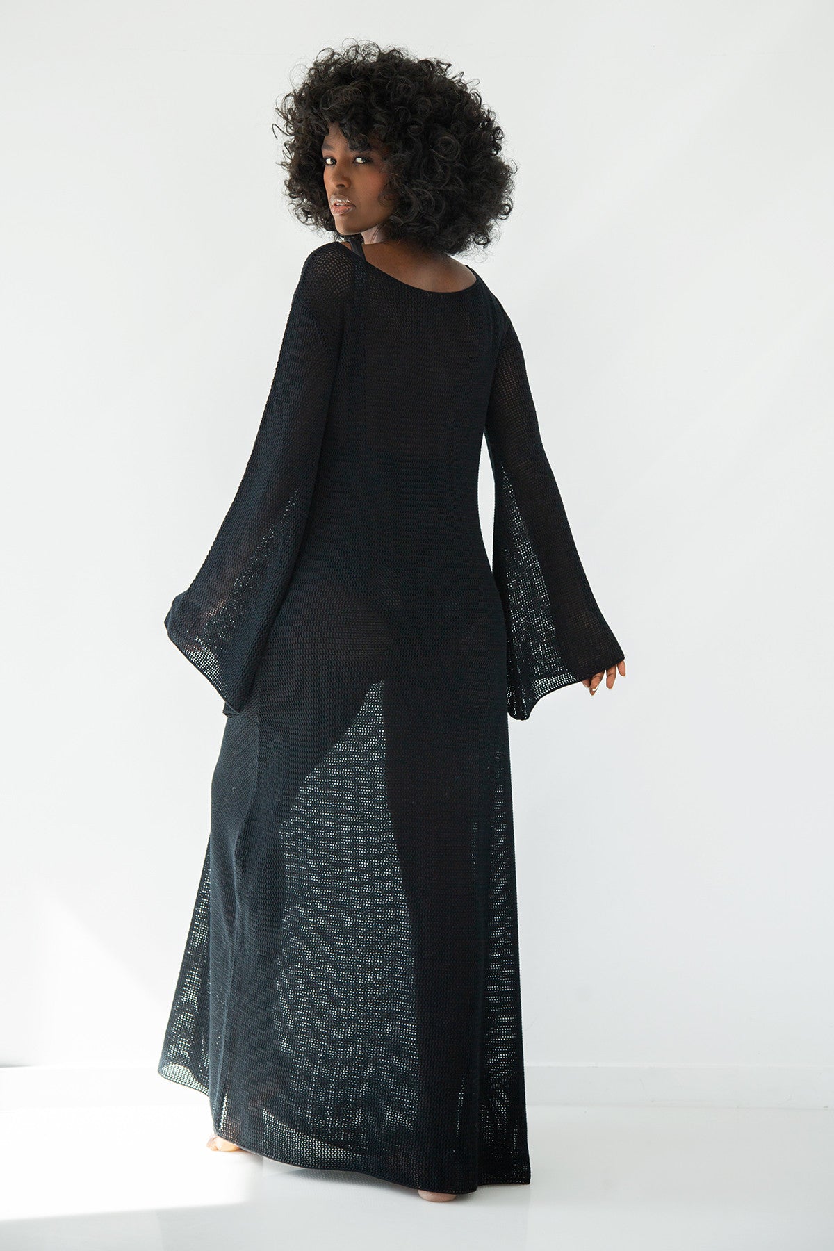 Długa ażurowa sukienka czarny - 4