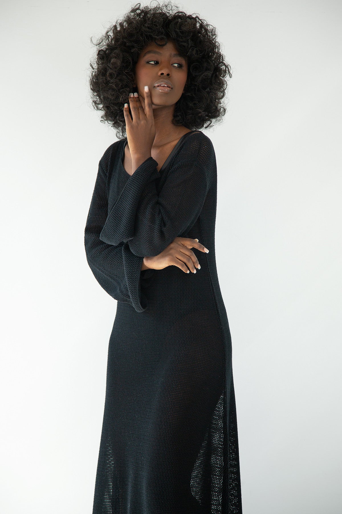 Długa ażurowa sukienka czarny - 3