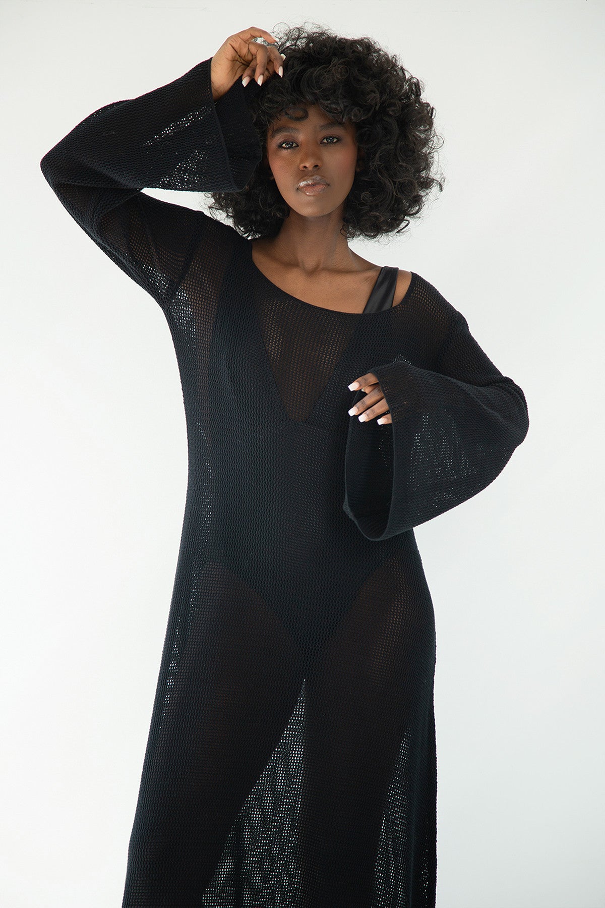 Długa ażurowa sukienka czarny - 2