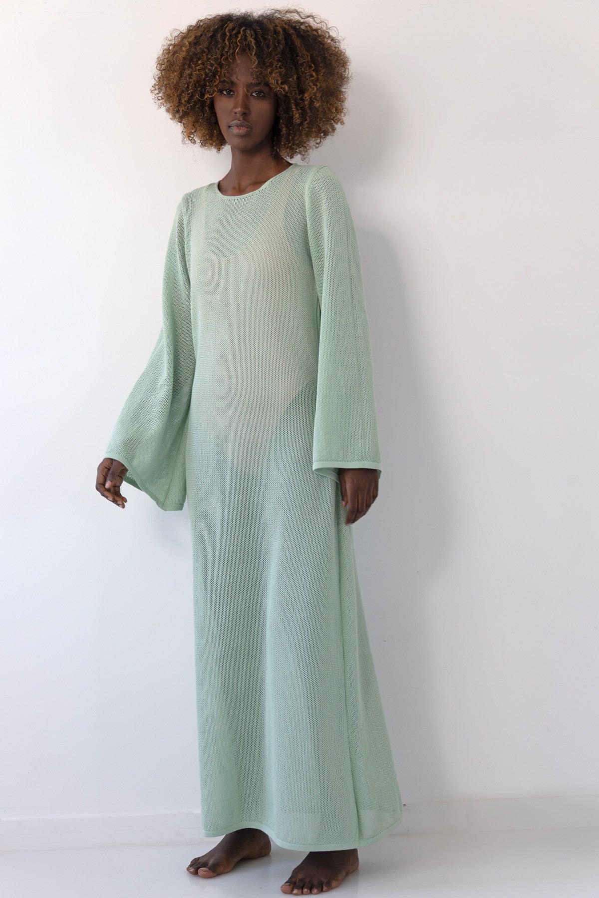 Długa sukienka ażurowa z dekoltem na plecach z bawełny pistacjowy - 5