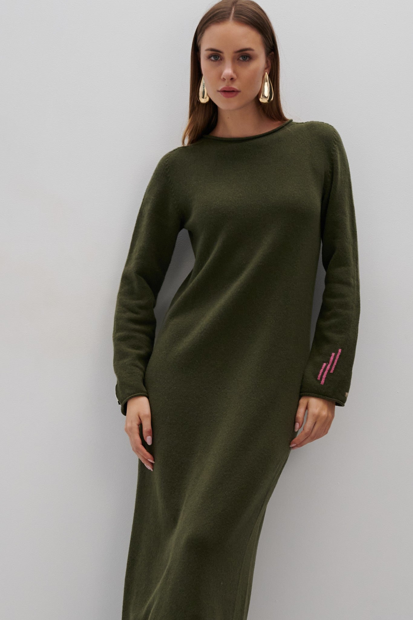 Długa sukienka z wełny merynos oliwkowy - 3