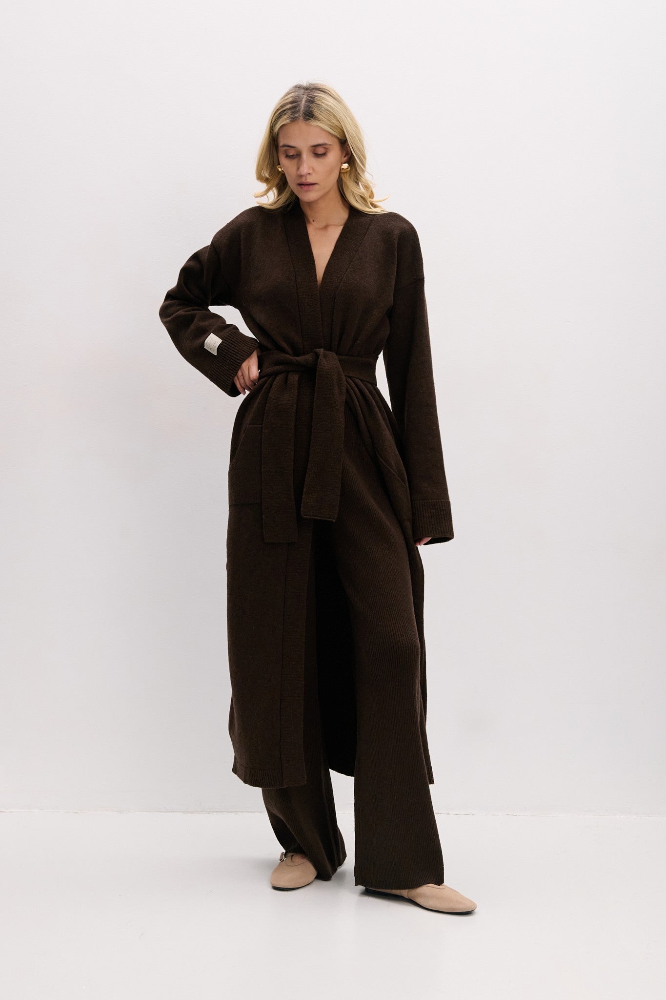 Długi kardigan z wełny merynos brązowy - 1