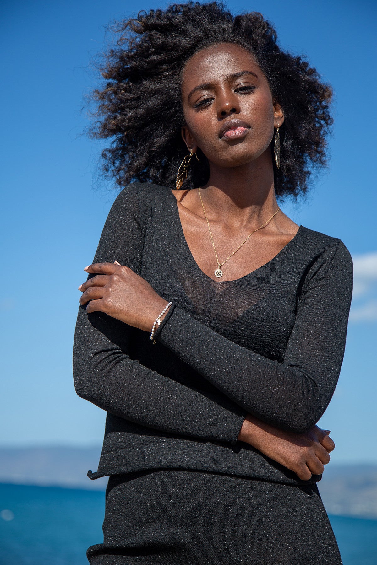 Elegancki bardzo delikatny komplet spódnica i bluzka czarny - 6