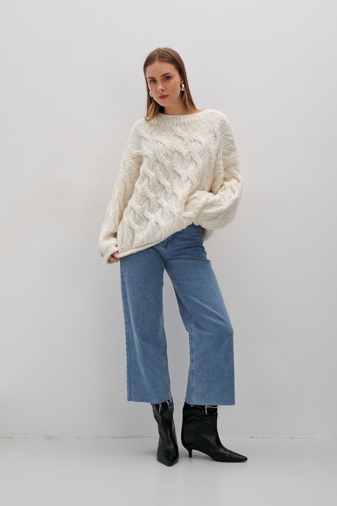 Elegancki sweter z wełny dziewiczej i wełny alpaki ecru - 2