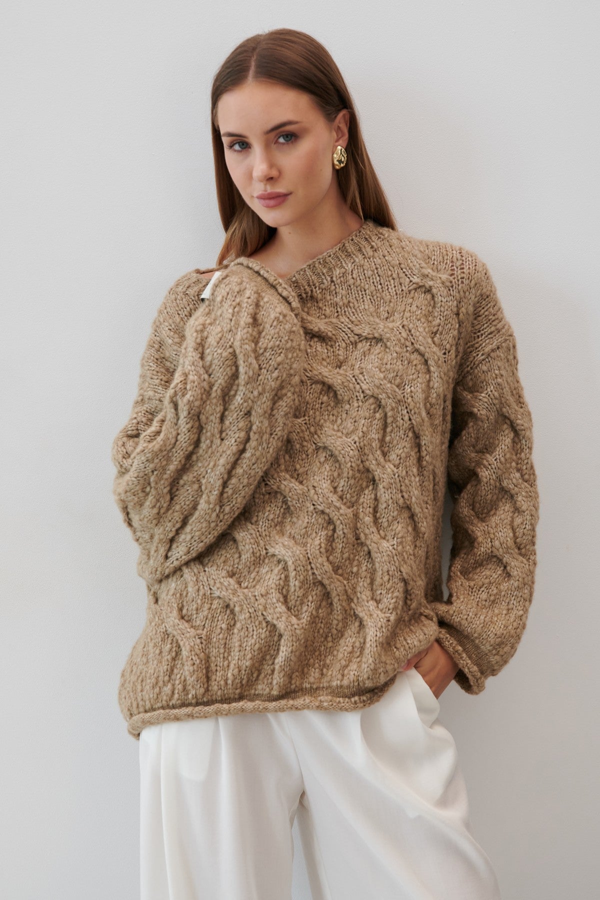 Elegancki sweter z wełny dziewiczej i wełny alpaki mocca - 1