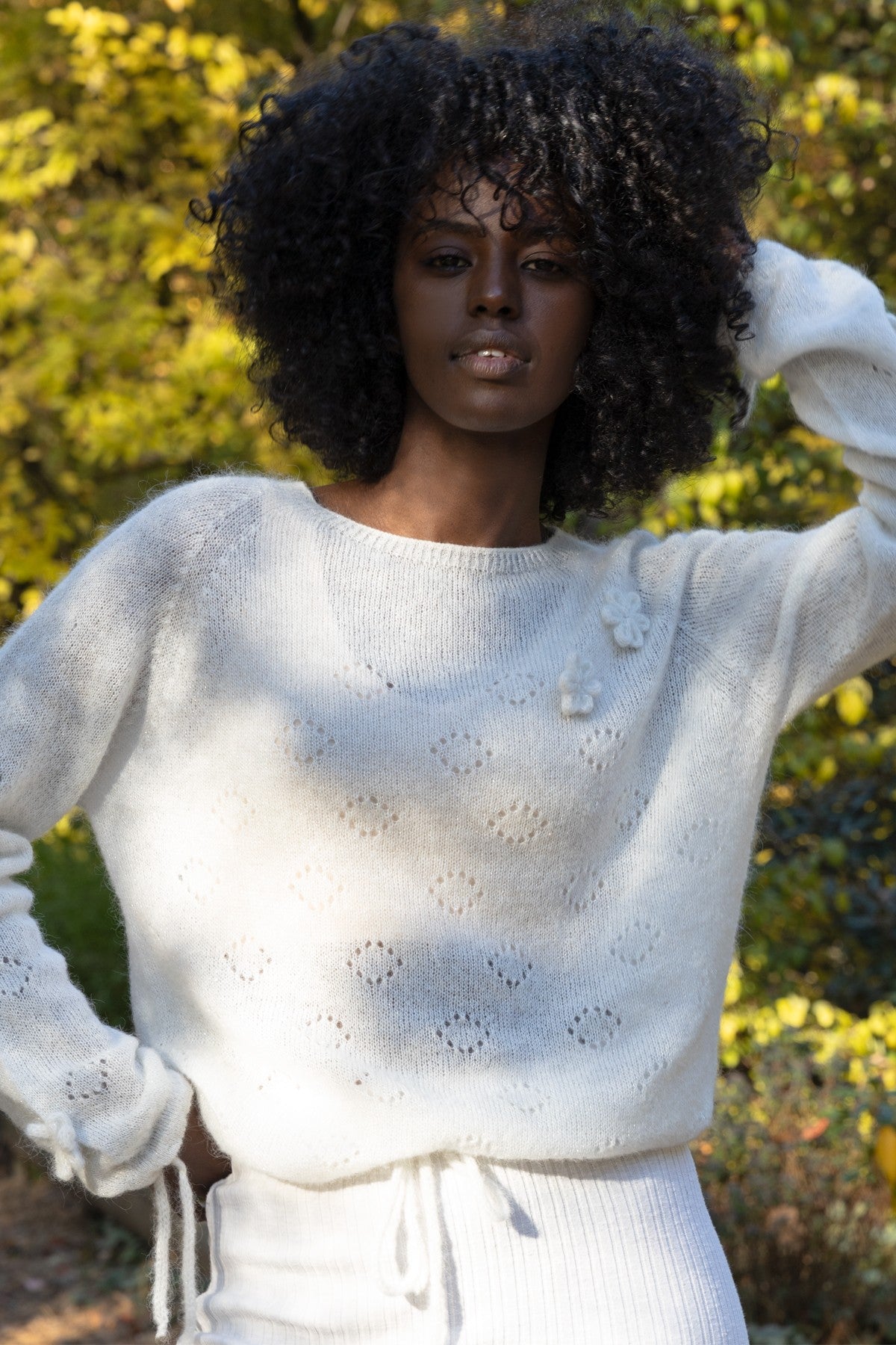 Elegancki sweter z wełny suri ręcznie zdobiony ecru - 13