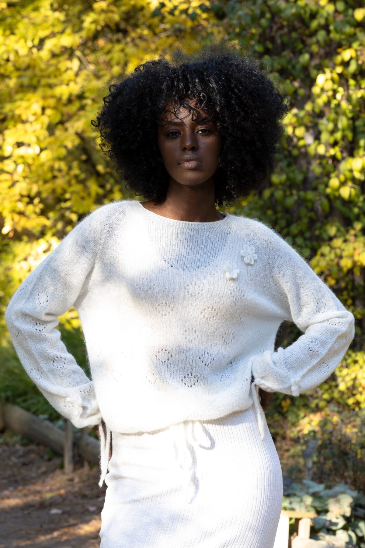 Elegancki sweter z wełny suri ręcznie zdobiony ecru - 10