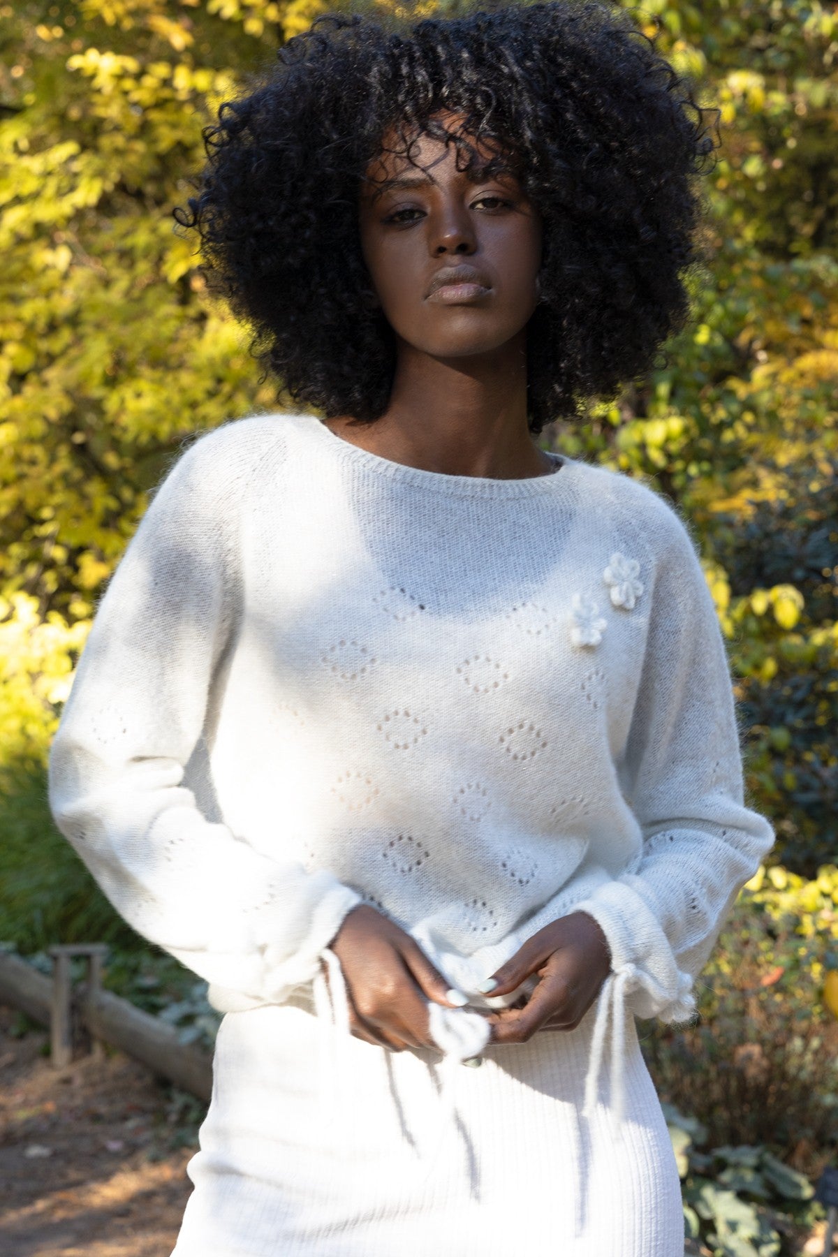 Elegancki sweter z wełny suri ręcznie zdobiony ecru - 14