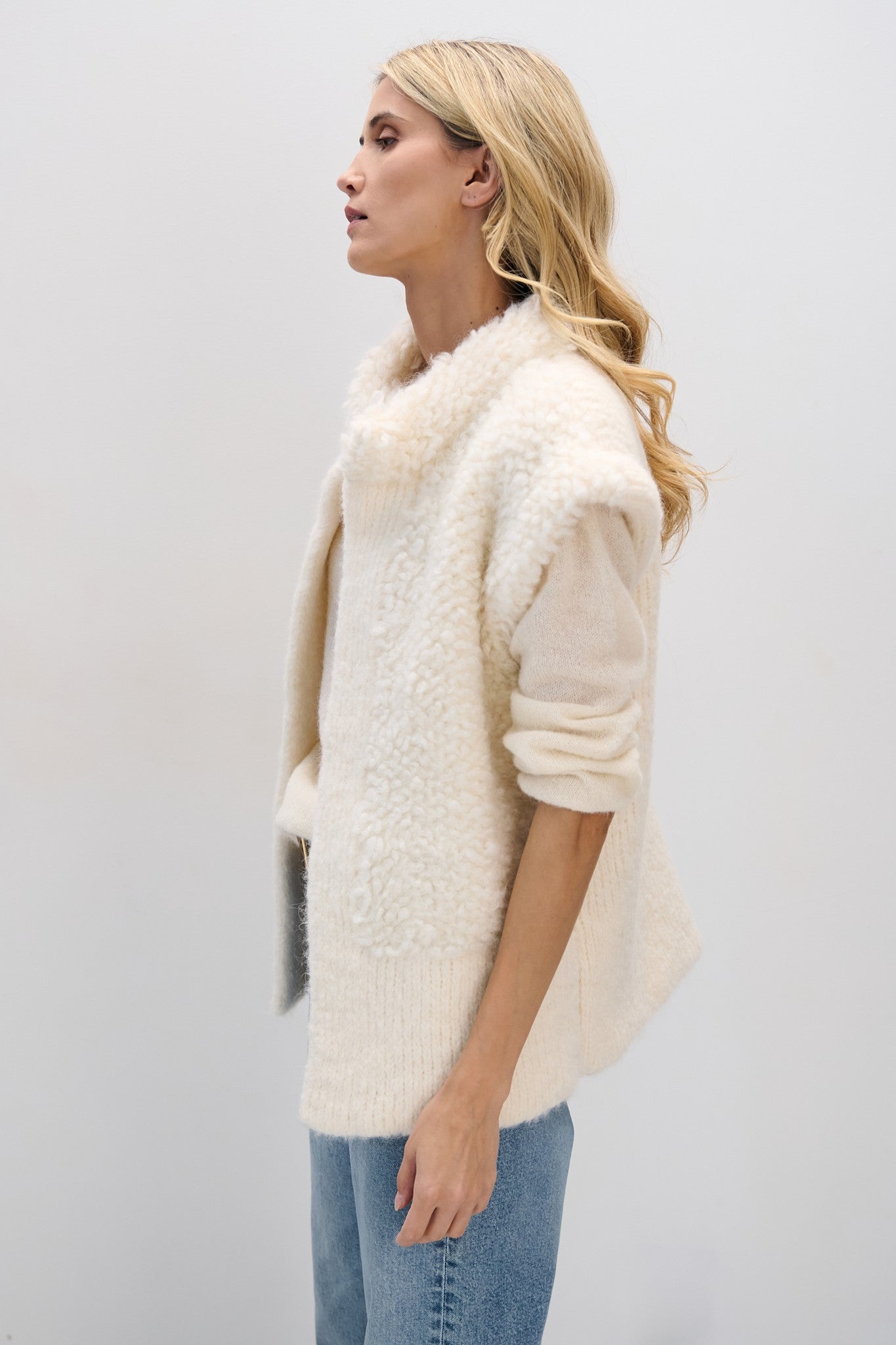 Kamizelka premium z wełny suri i wełny dziewiczej ecru - 11