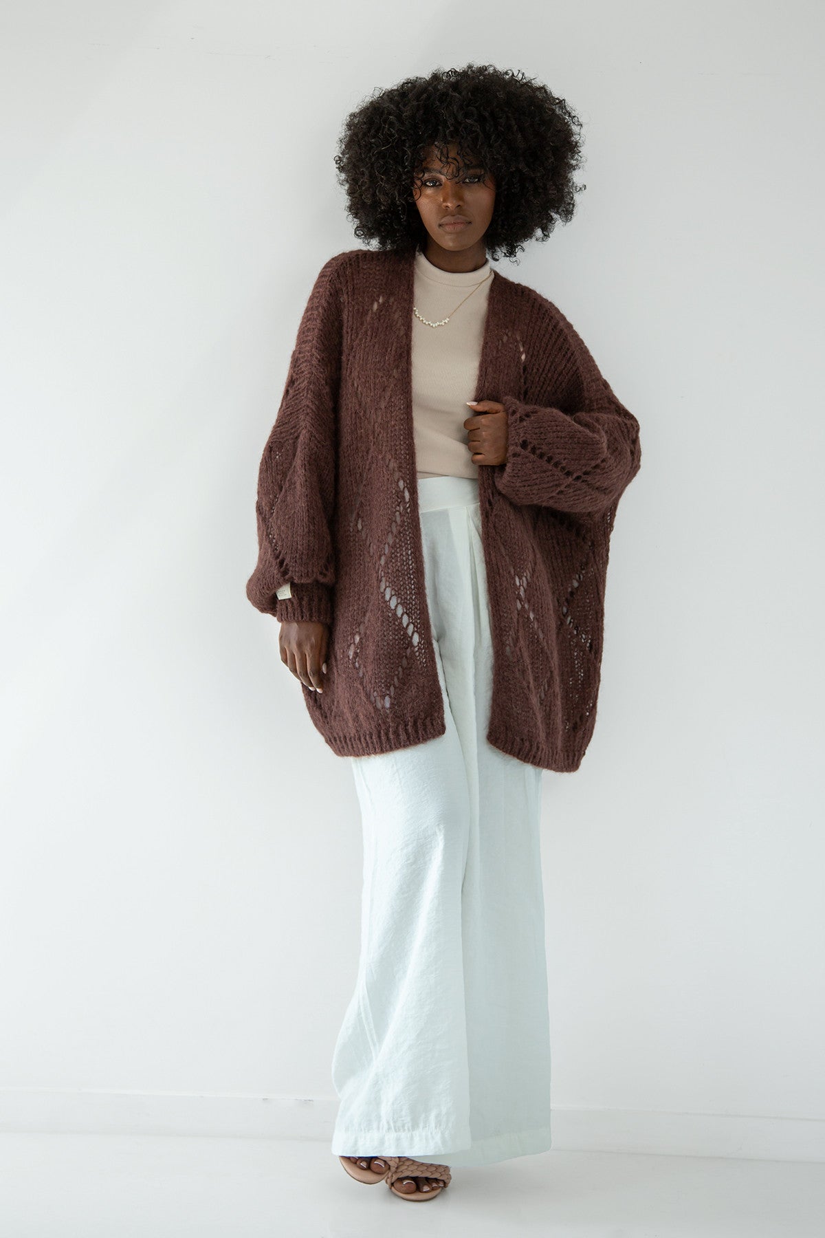 Kardigan ażurowy klasyczny z wełny alpaki brązowy - 1