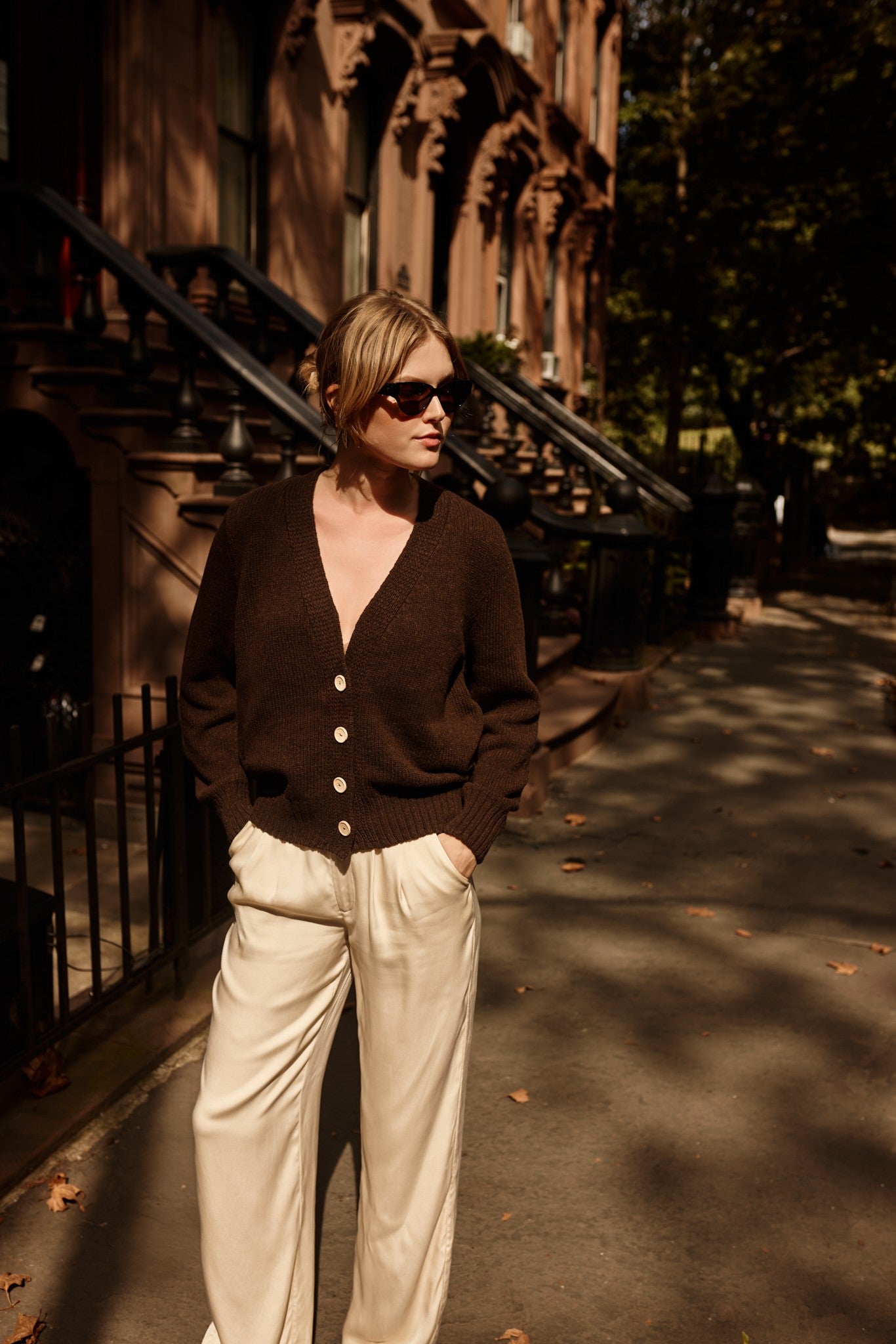 Kardigan z wełny merynos zapinany brąz brązowy - 1