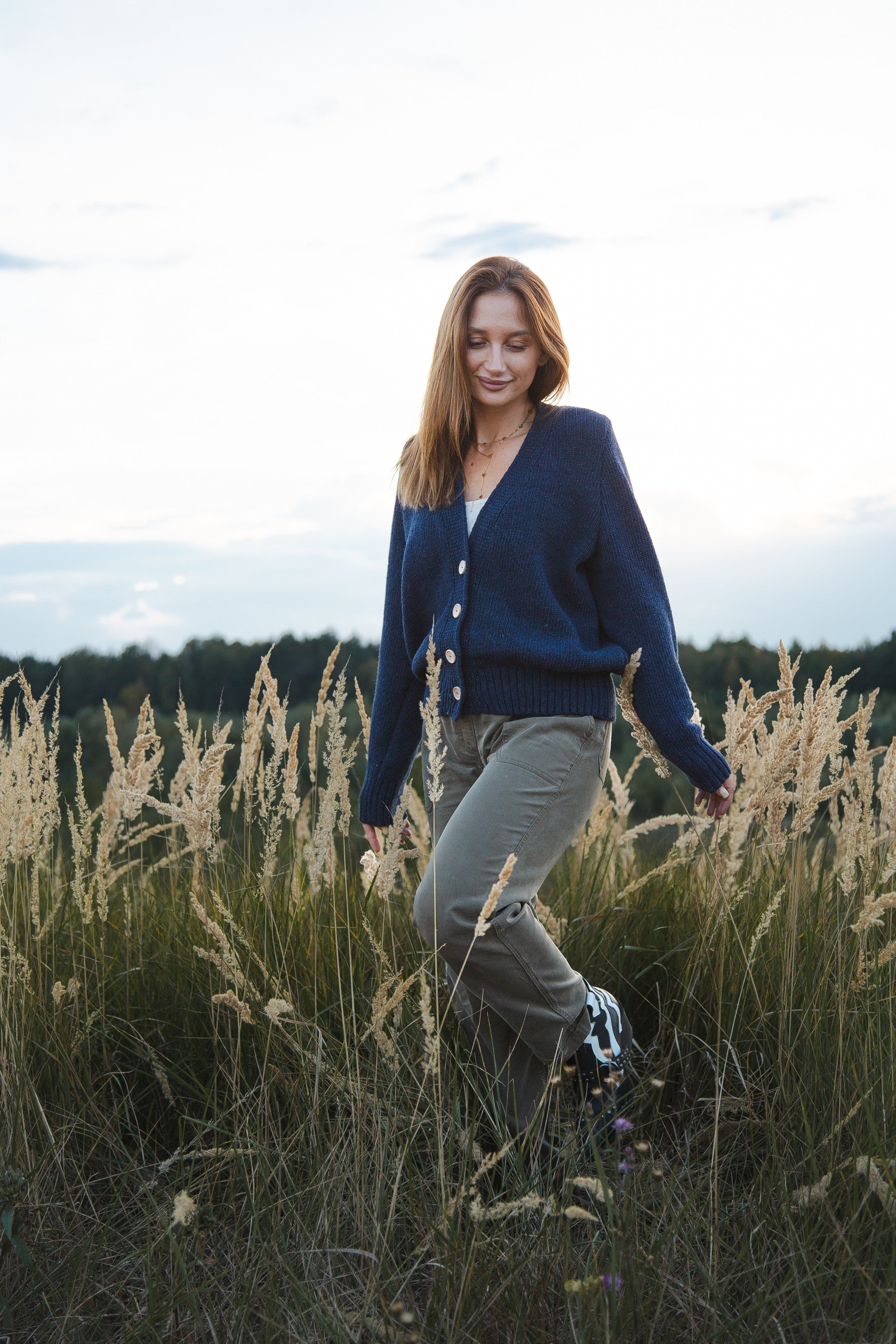 Kardigan z wełny merynos zapinany granat granatowy - 14