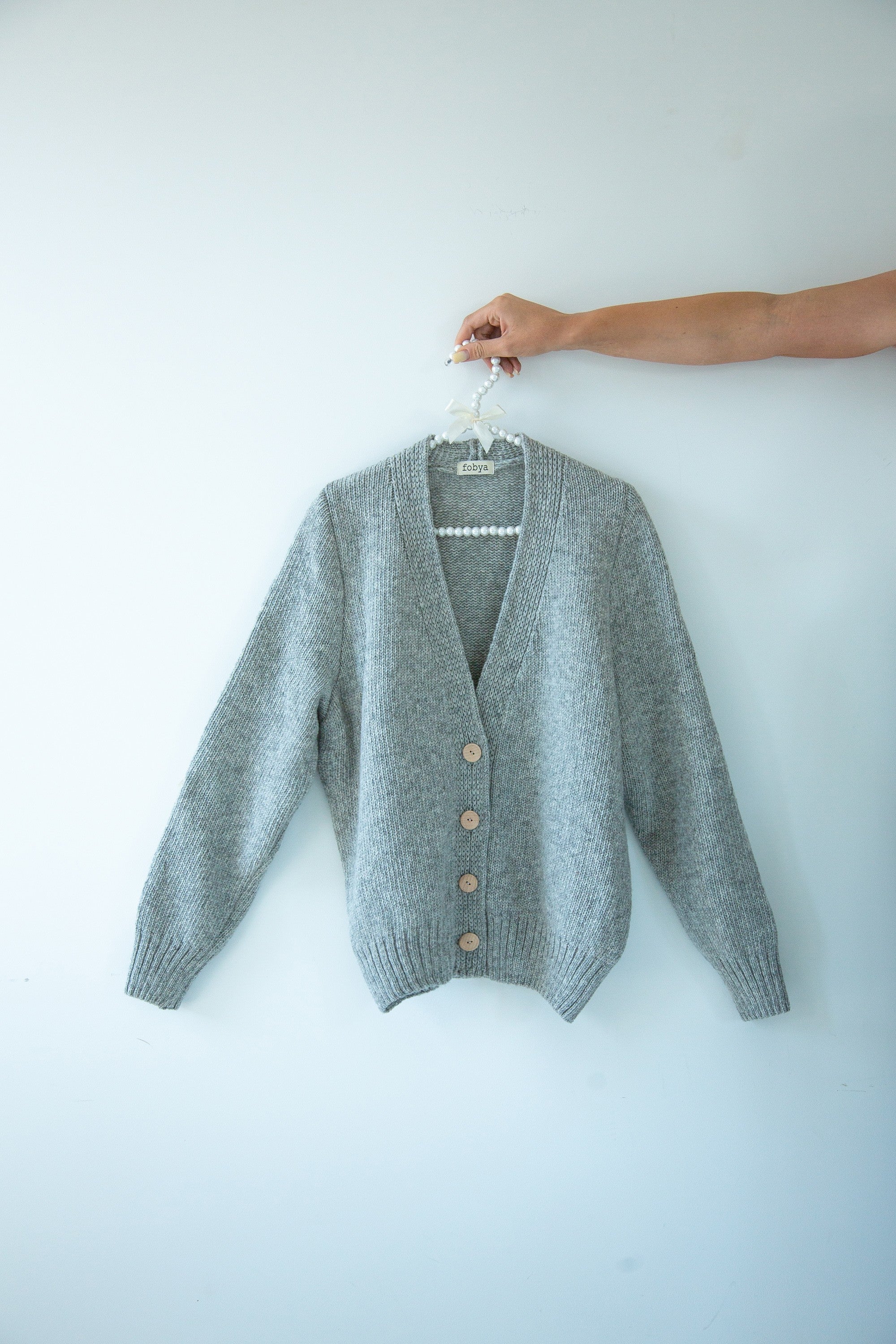 Kardigan z wełny merynos zapinany szary - 4