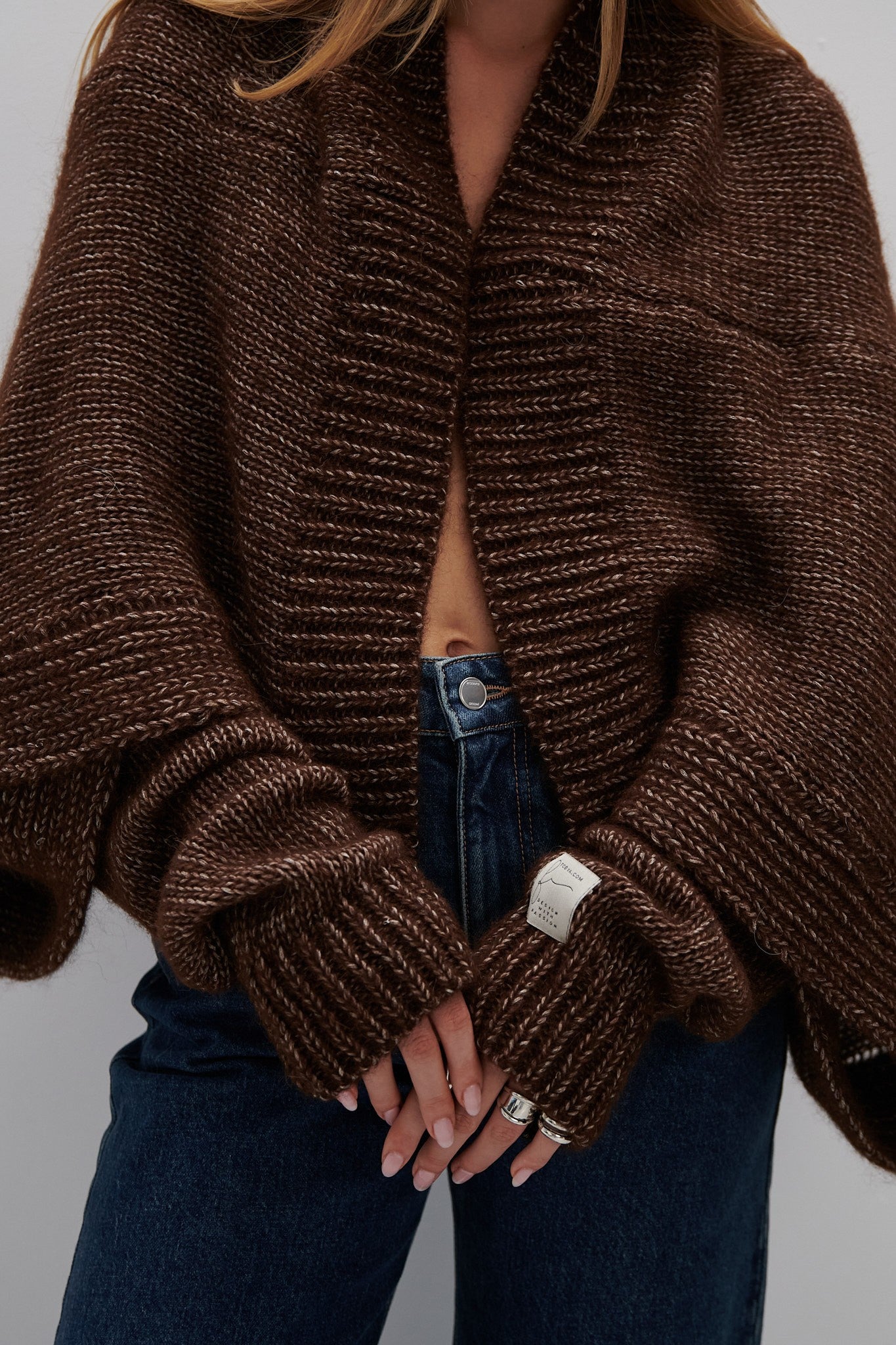 KLASYCZNY KARDIGAN DREAM LAYER Z NIEFARBOWANEJ WEŁNY ALPAKI I BAWEŁNY MAKO brązowy - 5