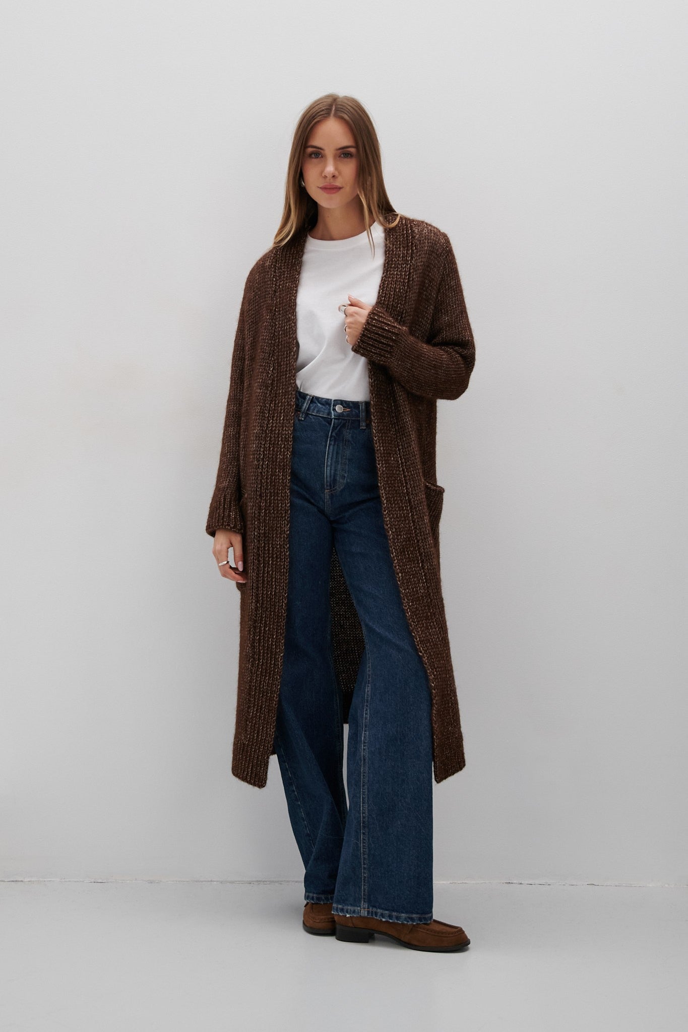 KLASYCZNY KARDIGAN DREAM LAYER Z NIEFARBOWANEJ WEŁNY ALPAKI I BAWEŁNY MAKO brązowy - 2