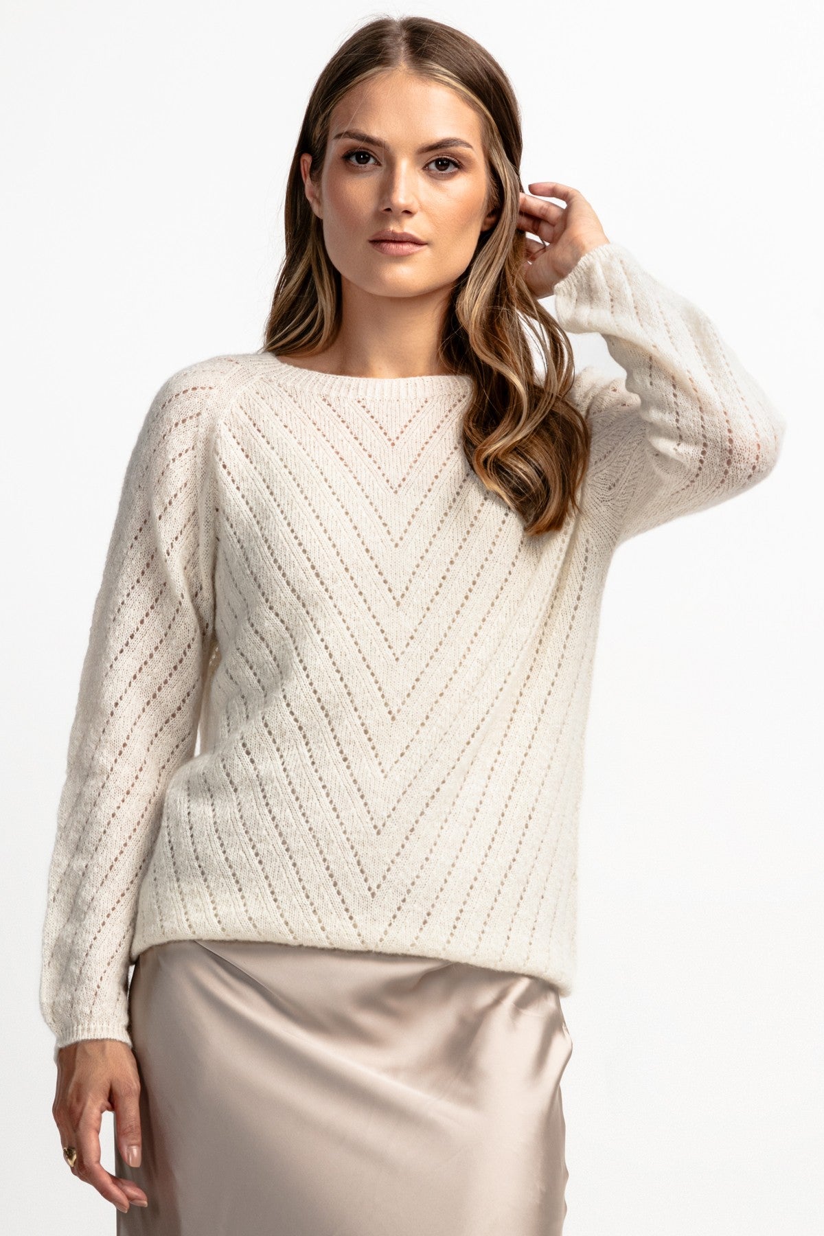 Klasyczny sweter z jedwabiu i wełny alpaki ecru - 1