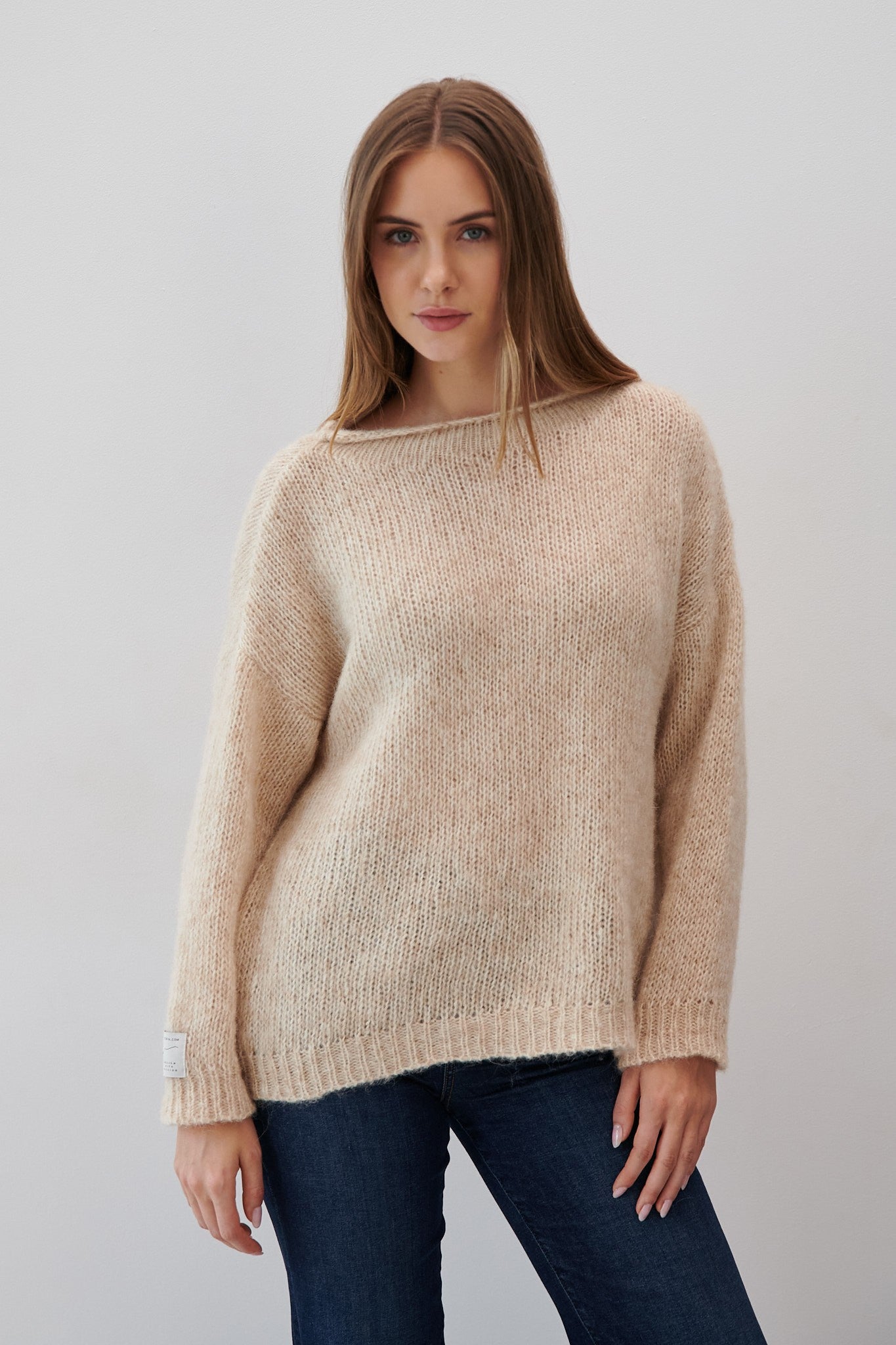 KLASYCZNY SWETER Z NIEFARBOWANEJ WEŁNY ALPAKI I BAWEŁNY MAKO beżowy - 2