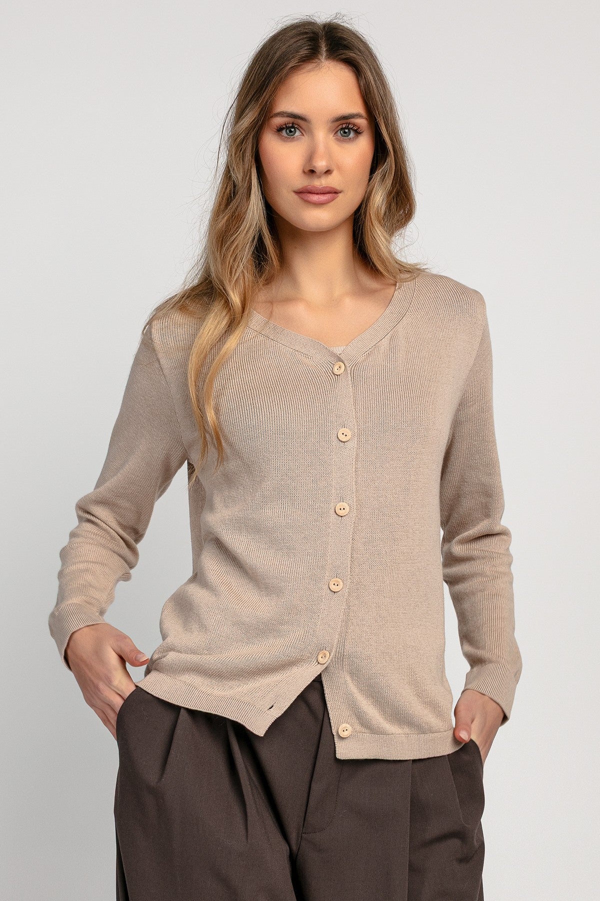 Klasyczny zapinany kardigan z bawełny organicznej i kaszmiru beżowy - 1