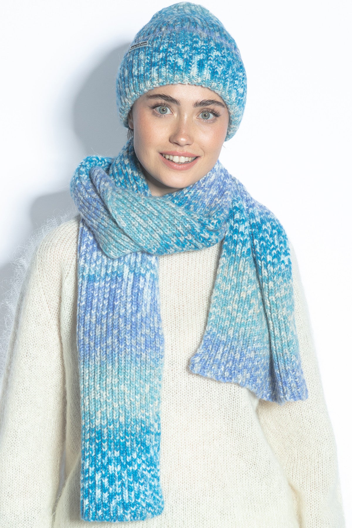 KOMPLET Z WEŁNY ALPAKI CZAPKA I SZAL niebieski - 7