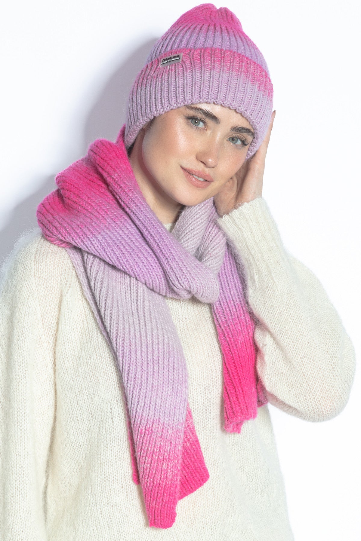 wełniany komplet czapka i szal różowy - 2