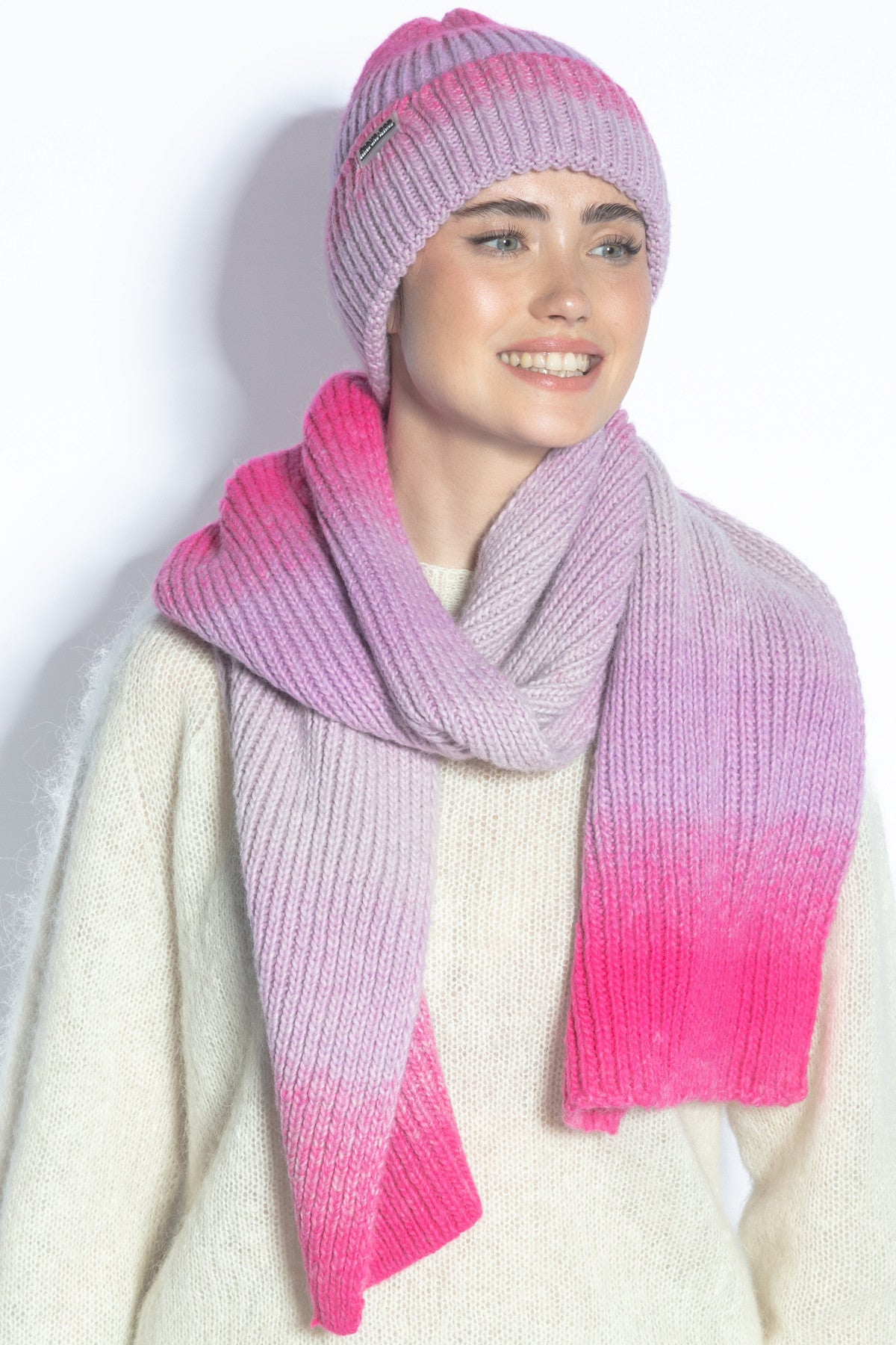 wełniany komplet czapka i szal różowy - 5